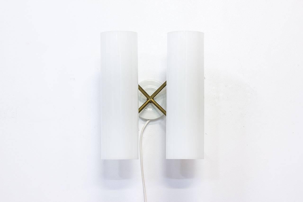 1950s Brass and Acrylic Wall Lamp by Hans Bergström In Good Condition In Stockholm, SE