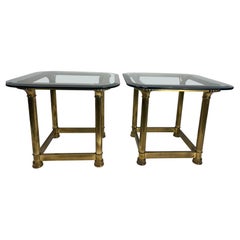 Tables d'appoint en laiton et verre des années 1950 avec décoration en coquillage 