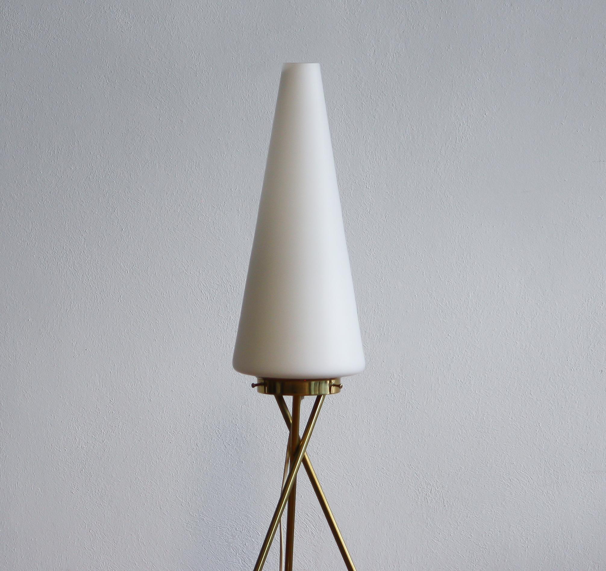 1950s Brass and Glass Three-Leg Swedish Floor Lamp In Excellent Condition In Silvolde, Gelderland