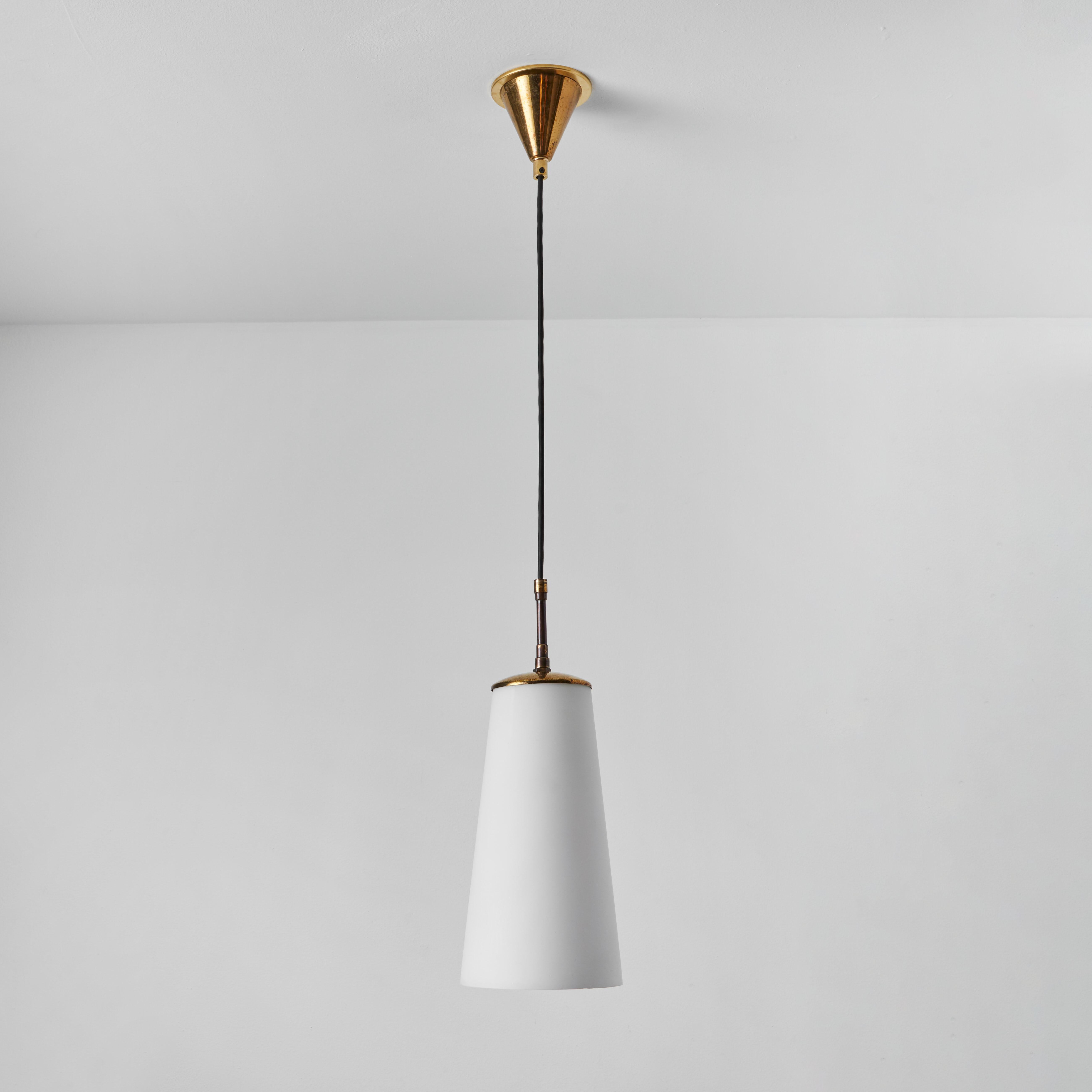 1950s Brass and Opaline Glass Pendant Lamp Attributed to Stilnovo For Sale 4