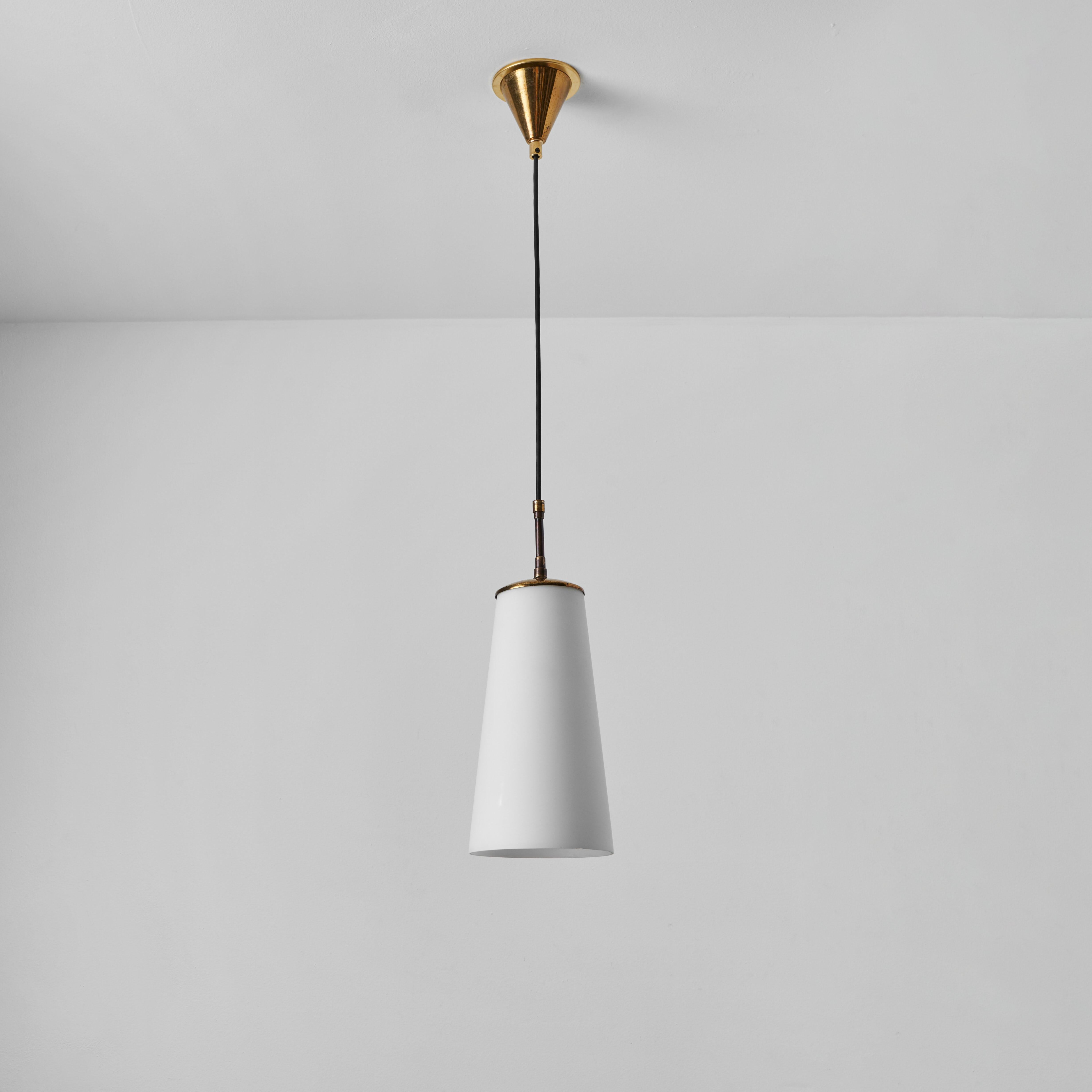 Mid-Century Modern 1950s Brass and Opaline Glass Pendant Lamp Attributed to Stilnovo For Sale
