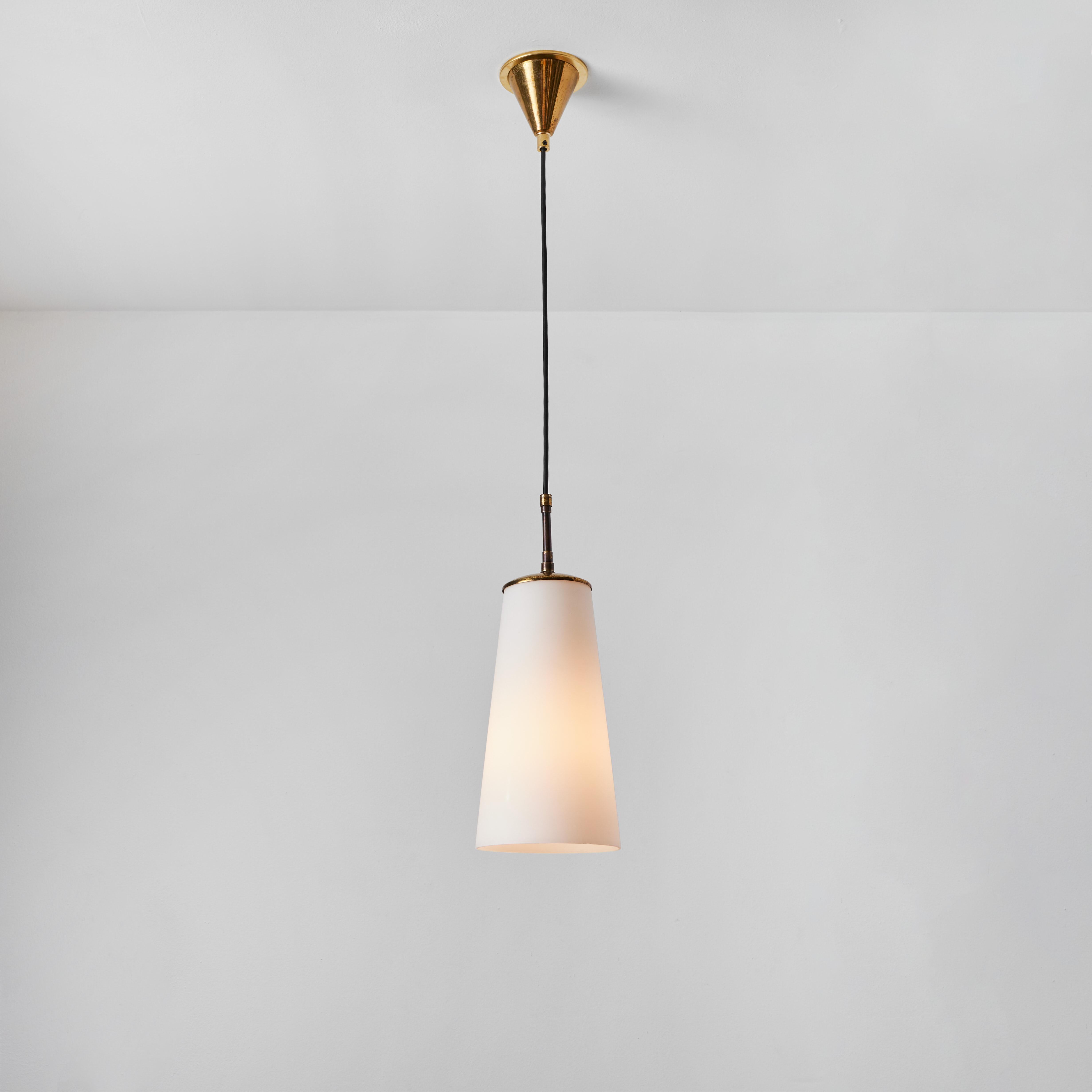 Italian 1950s Brass and Opaline Glass Pendant Lamp Attributed to Stilnovo For Sale