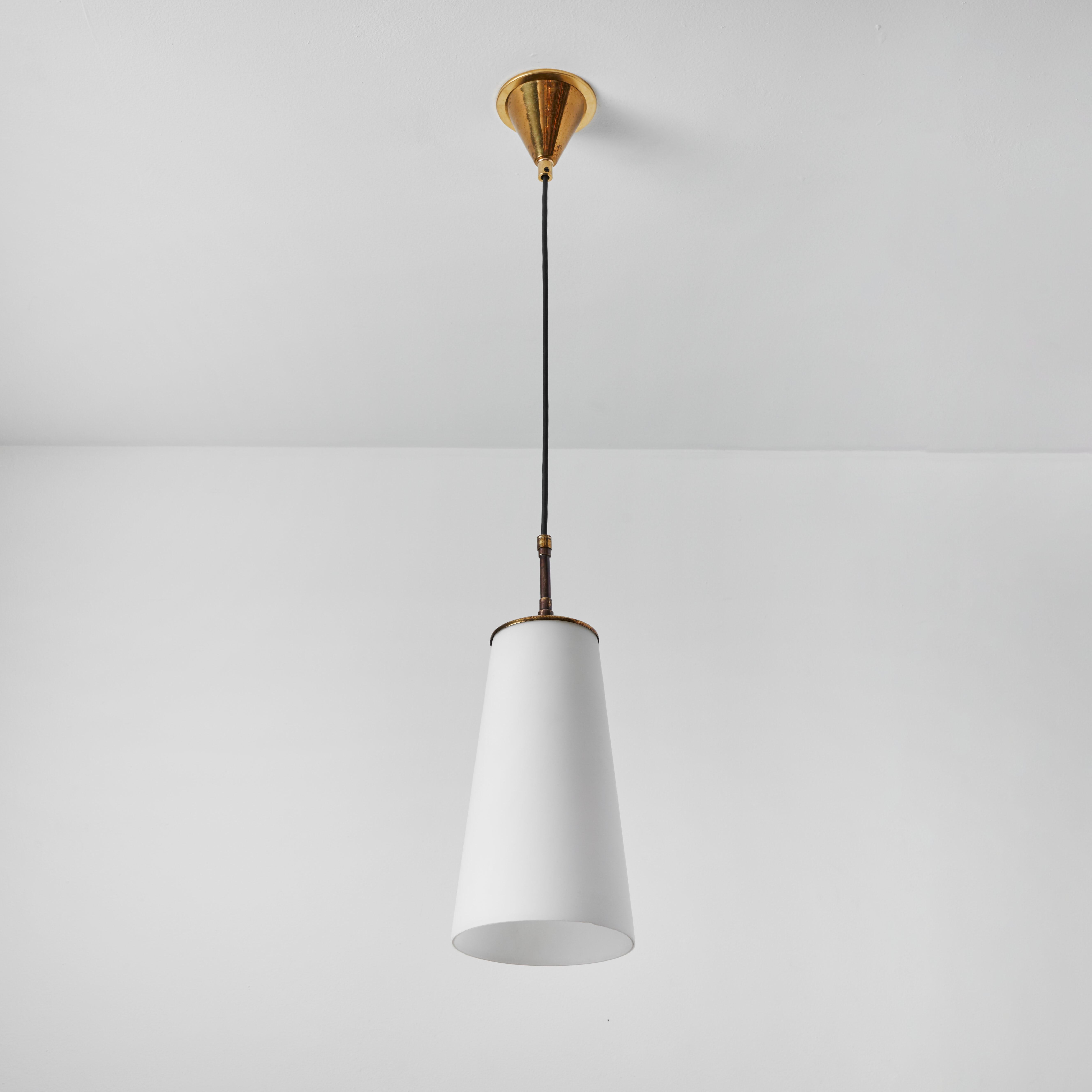 1950s Brass and Opaline Glass Pendant Lamp Attributed to Stilnovo For Sale 2