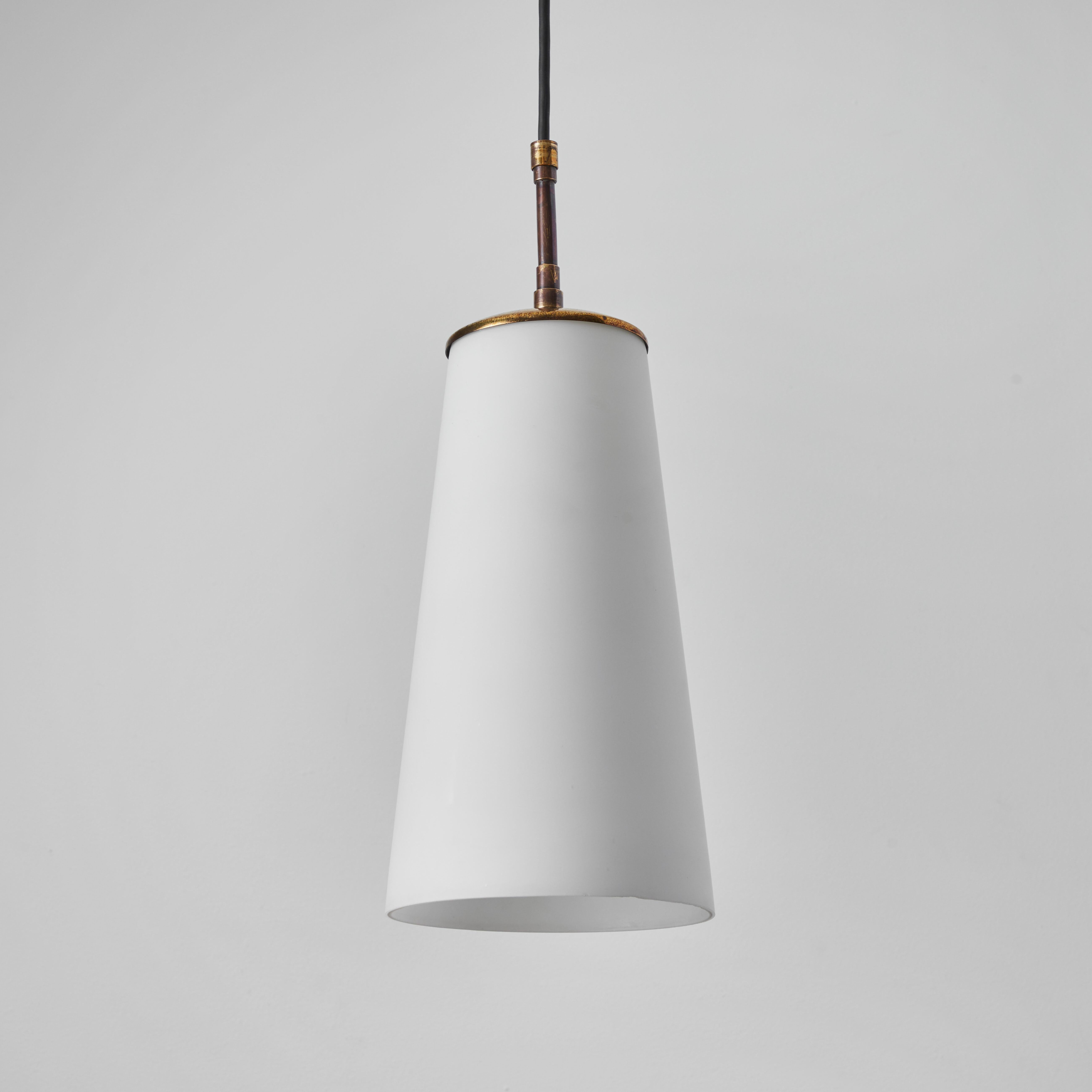 1950s Brass and Opaline Glass Pendant Lamp Attributed to Stilnovo For Sale 3
