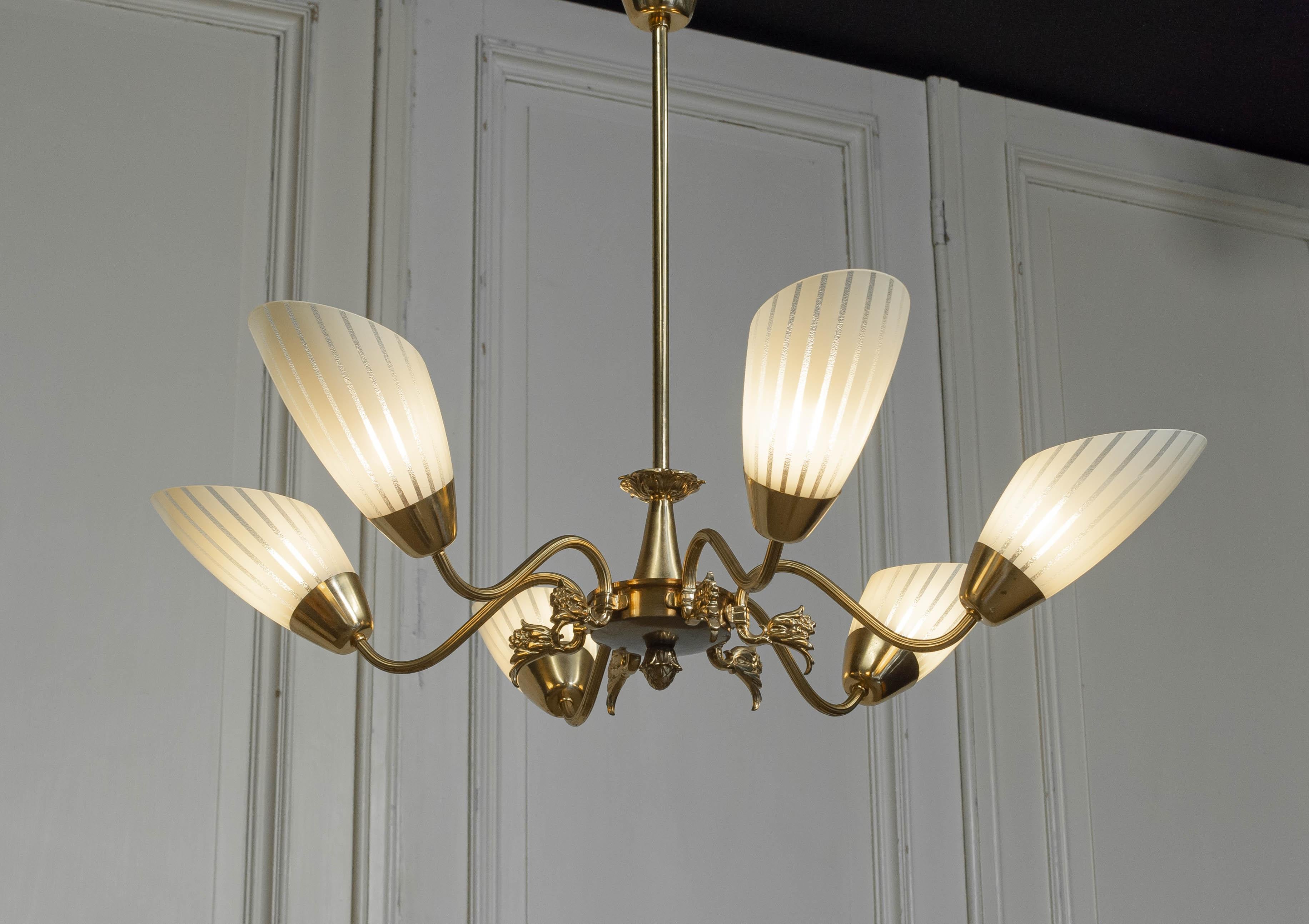 1950s,  Lustre en laiton, Suède en vente 2