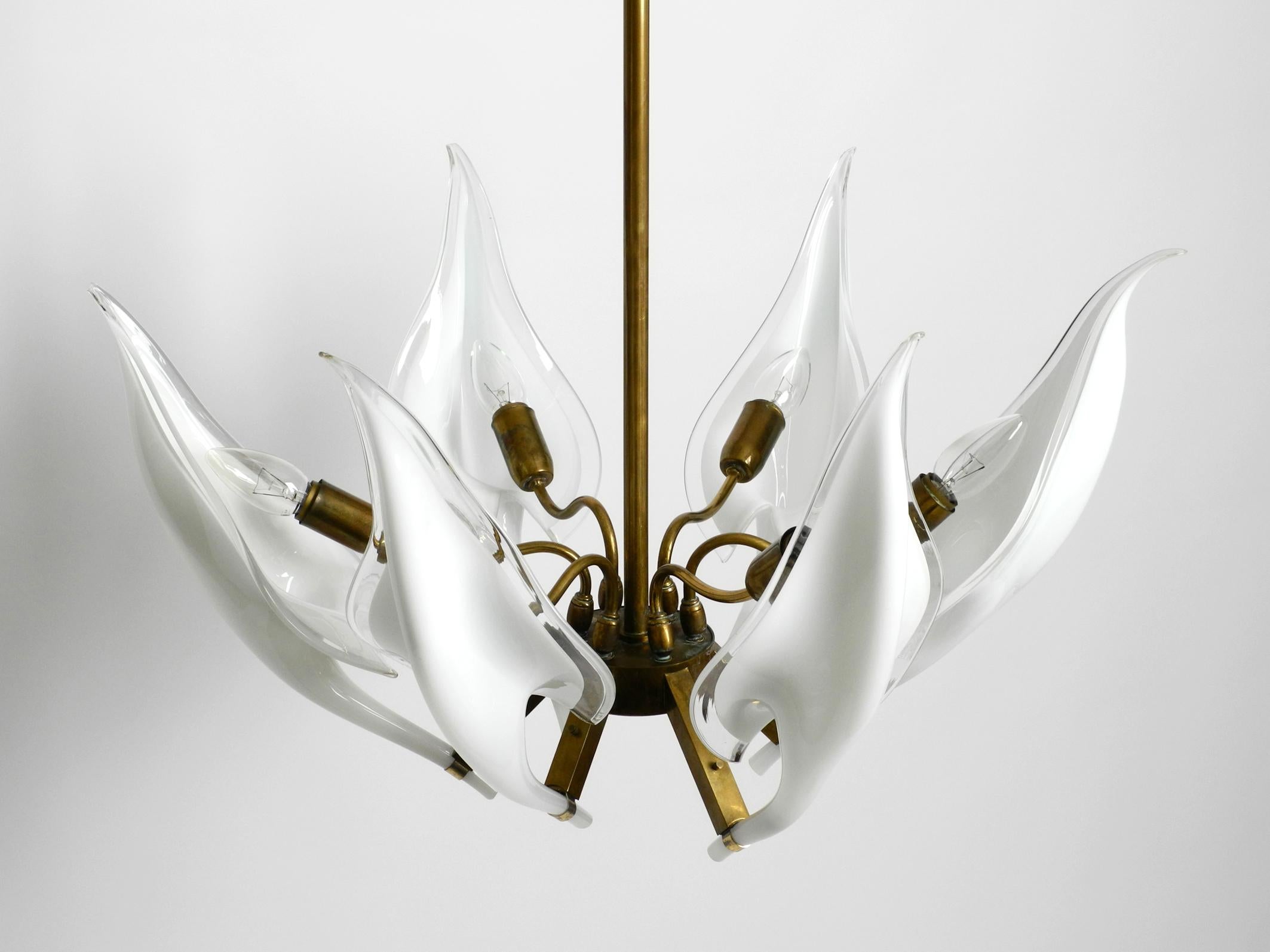 Mid-Century Modern 1950s Brass Chandelier with White and Transparent Murano Glasses by Franco Luce For Sale