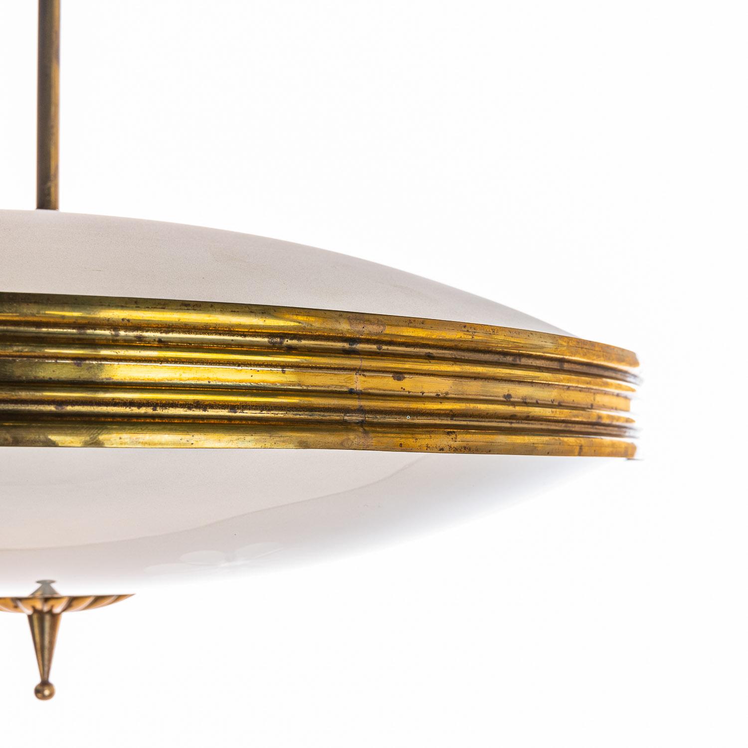 Verre Pendentif en laiton et verre des années 1950 dans le style de Pietro Chiesa en vente