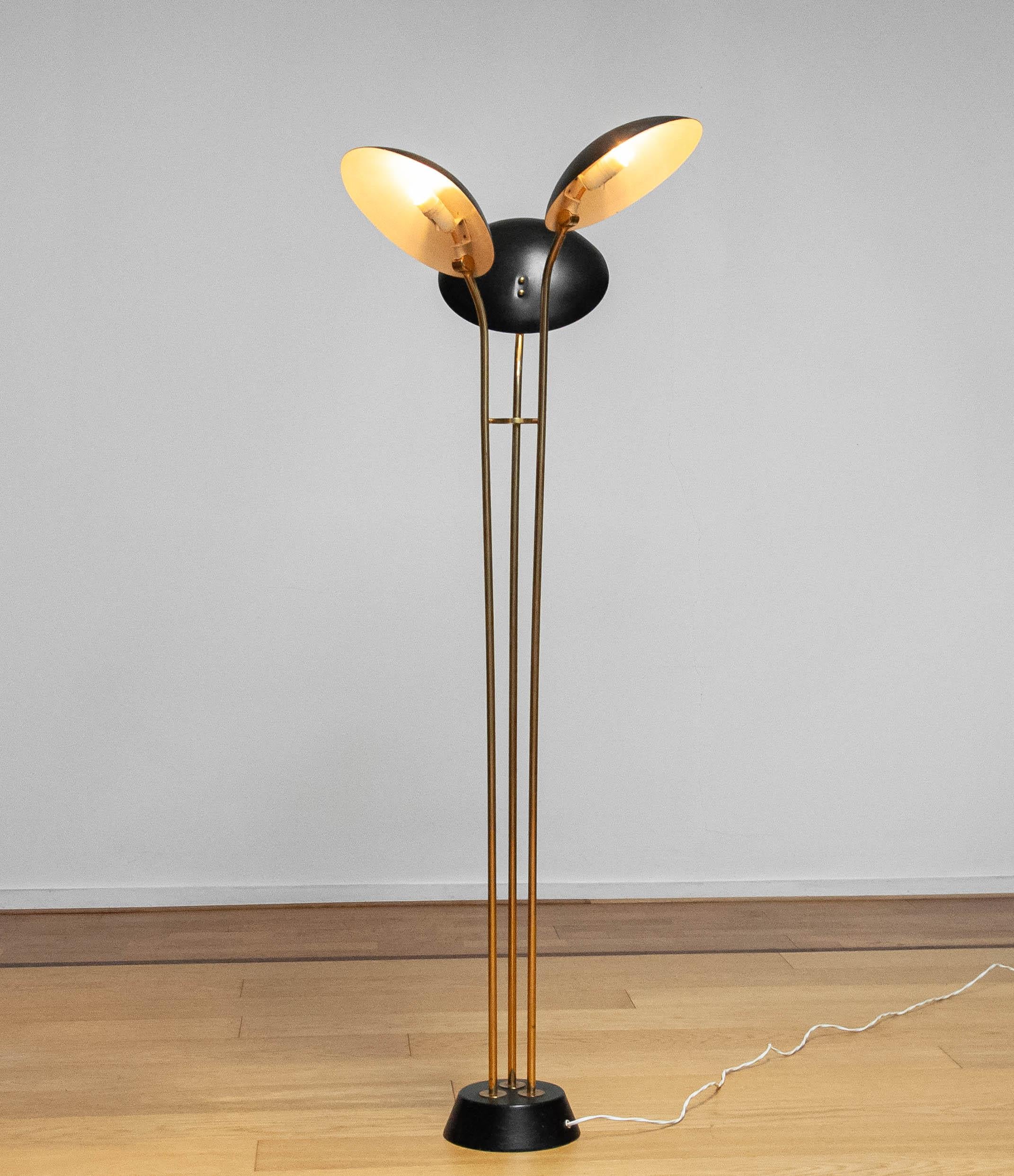 1950s Messing Hollywood Regency Stehlampe von Bröderna Malmströms Metallvarufabrik (Schwedisch) im Angebot