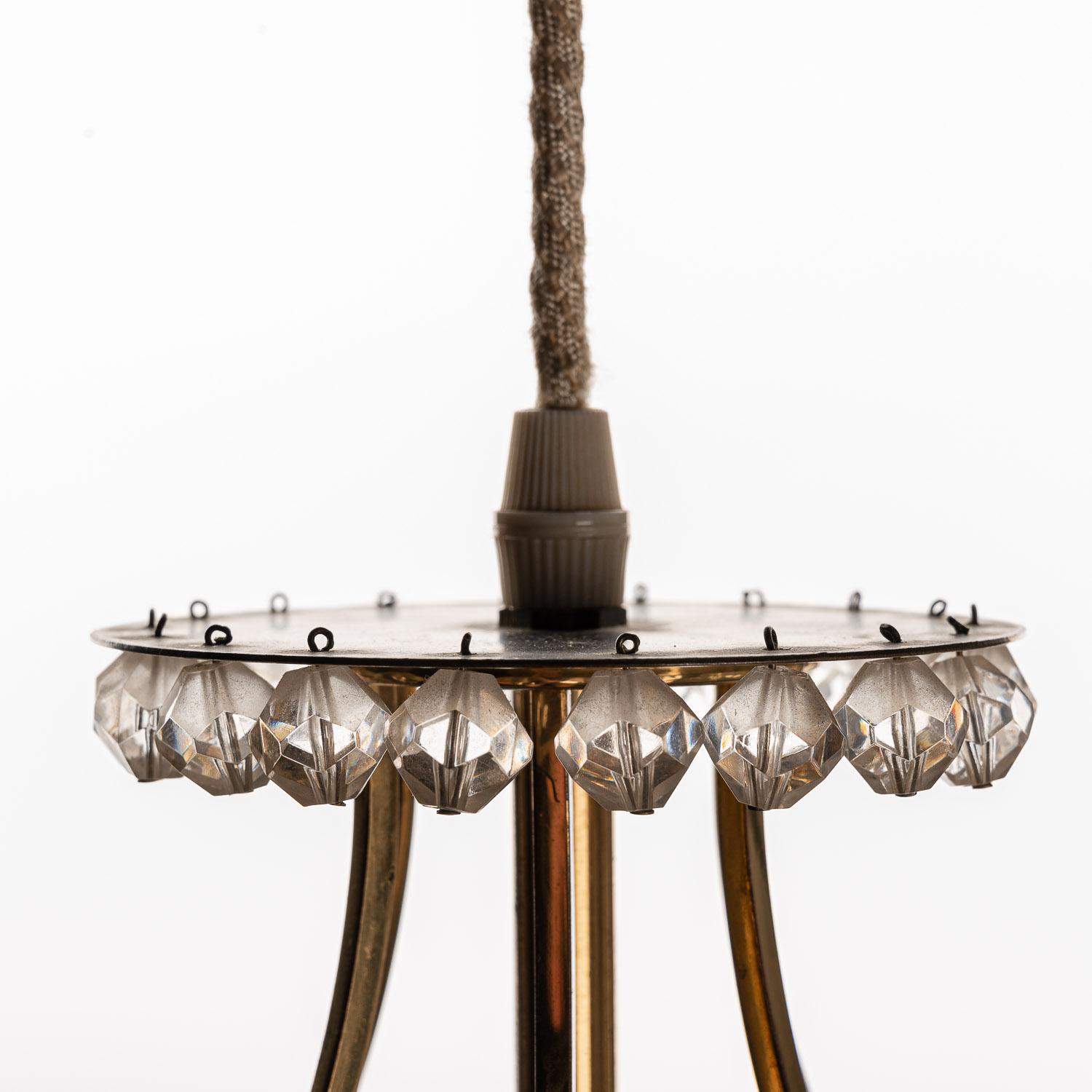 Lampadario in ottone, lucite e cristallo del 1950 di Emil Stejnar per Rupert Nikoll in vendita 8