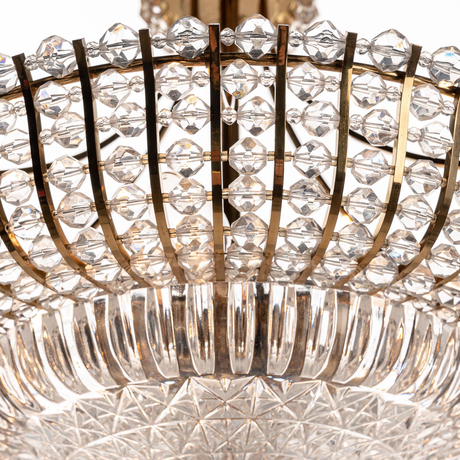 Lampadario in ottone, lucite e cristallo del 1950 di Emil Stejnar per Rupert Nikoll in vendita 1
