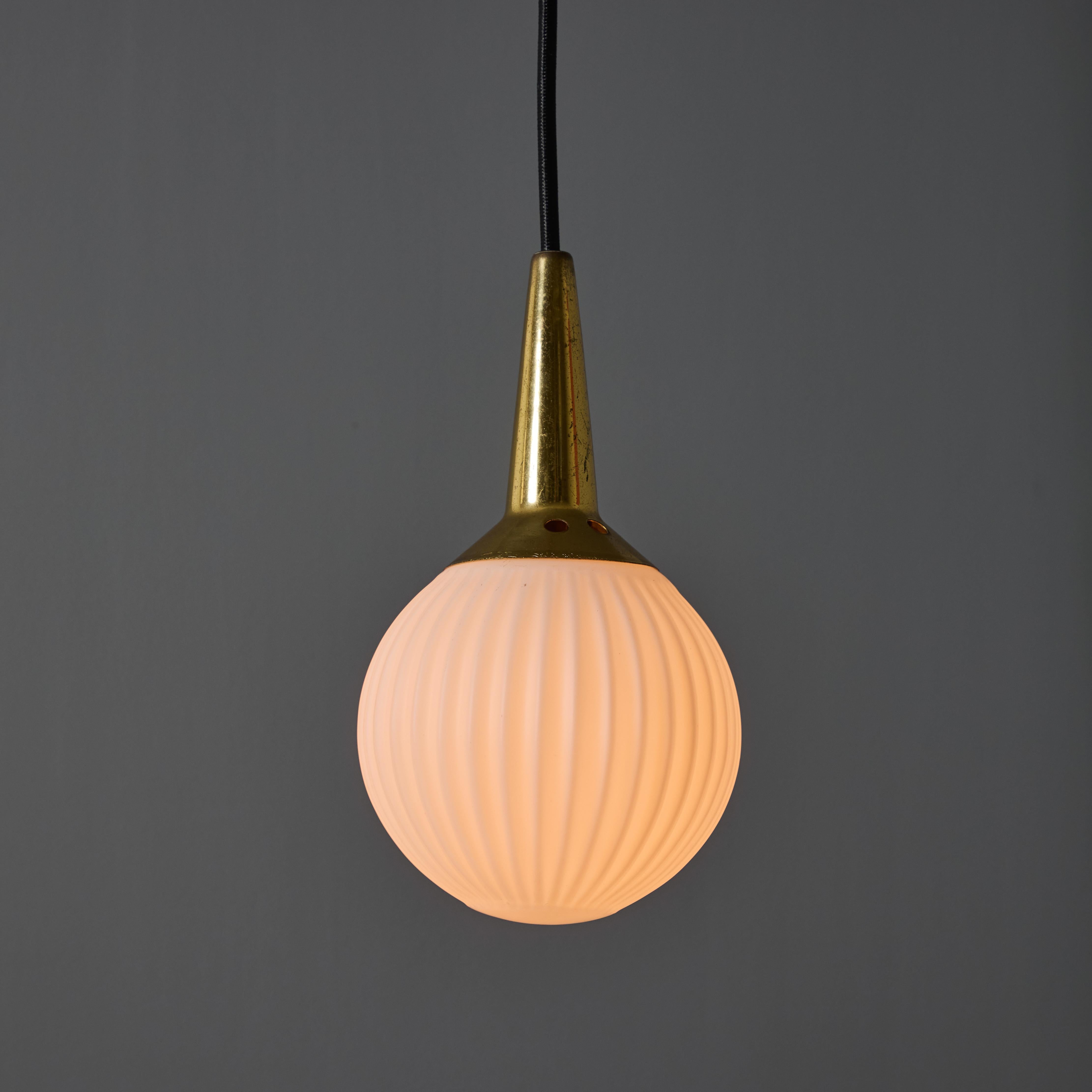 Mid-20th Century 1950s Brass & Opaline Glass Pendant Attributed to Stilnovo For Sale