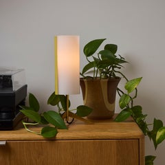 Lampe de table tripode en laiton et plexiglas des années 1950 par Stilux Milano