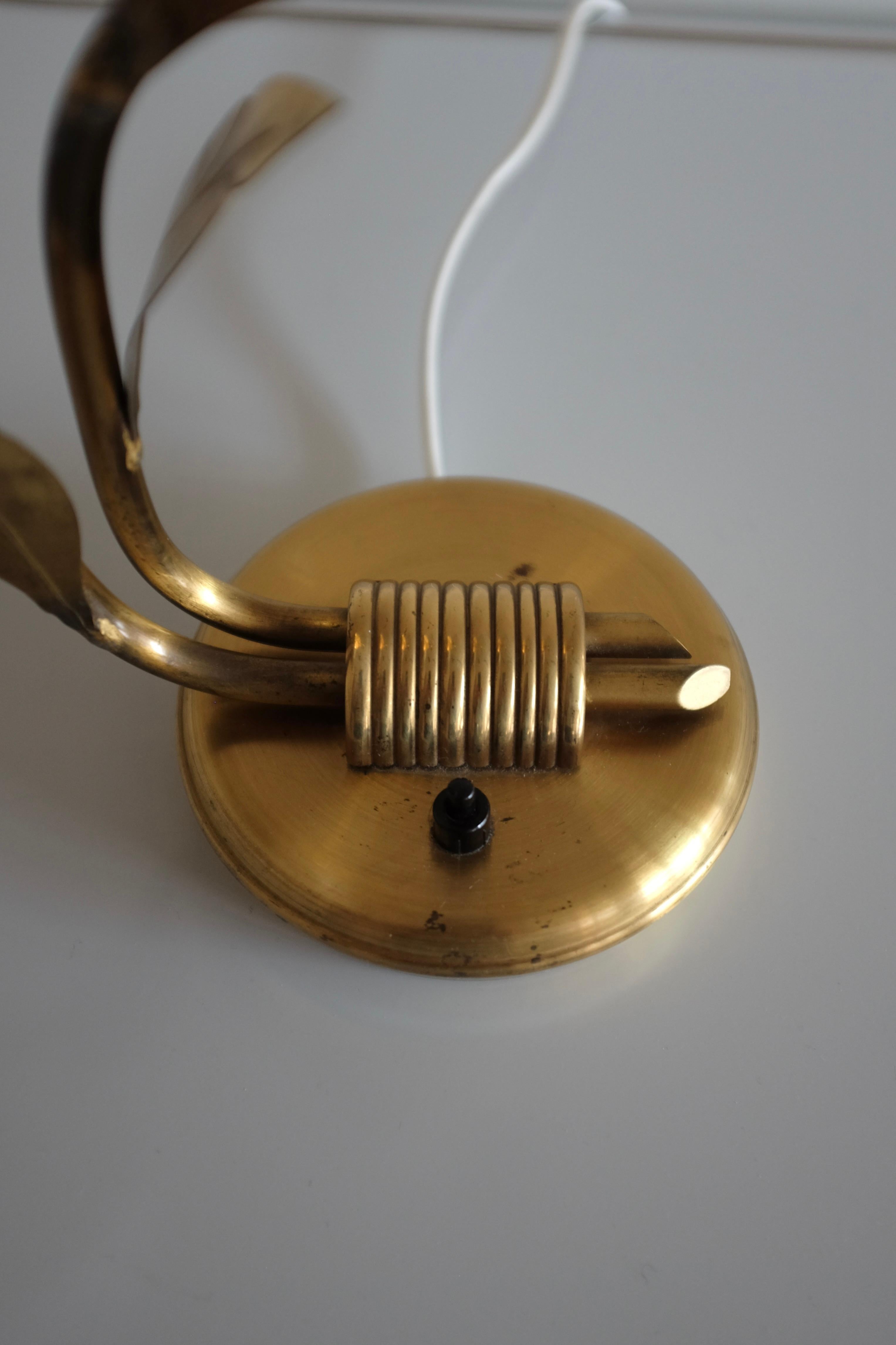 Scandinavian Modern 1950s Brass Table Lamp by Edvard Hagman For Sale