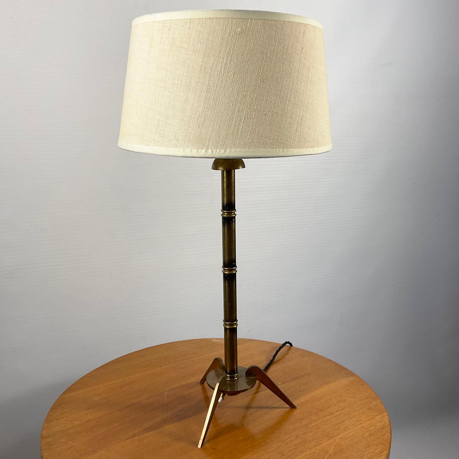 Lampe de table des années 1950 attribuée à la Maison Jansen en laiton imitation bambou en vente 2