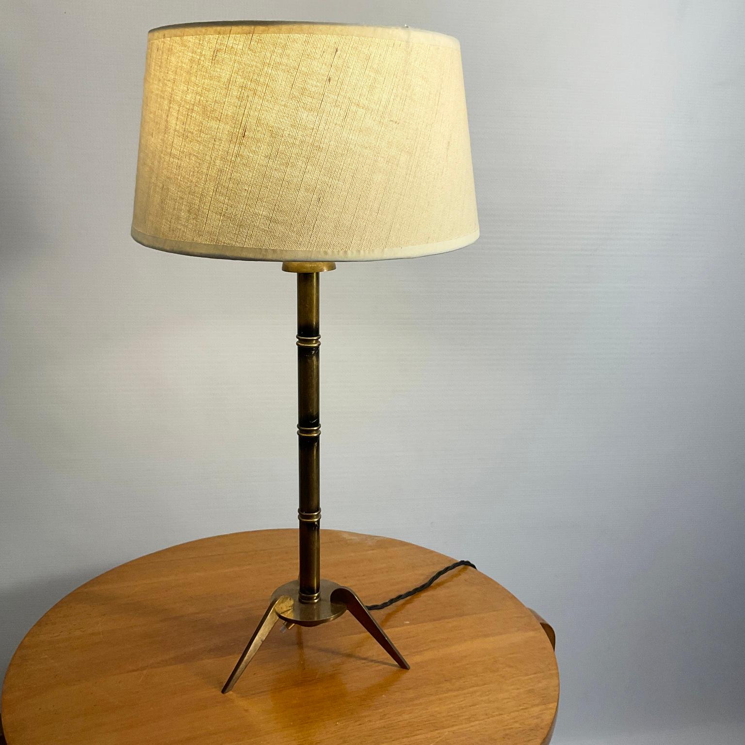 Lampe de table des années 1950 attribuée à la Maison Jansen en laiton imitation bambou en vente 3