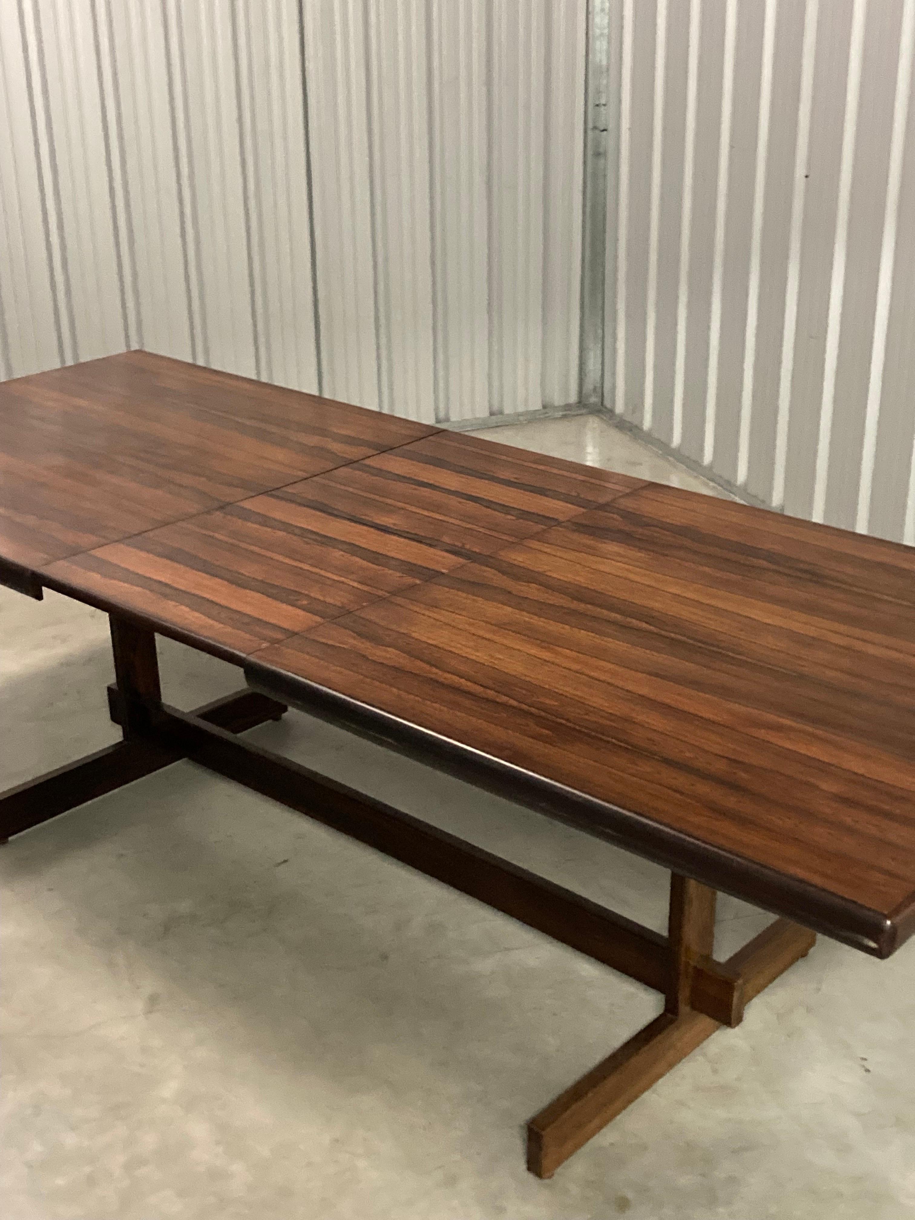 1950s Brazilian Design Extending Dining Table by Celina Decorações In Good Condition For Sale In London, GB