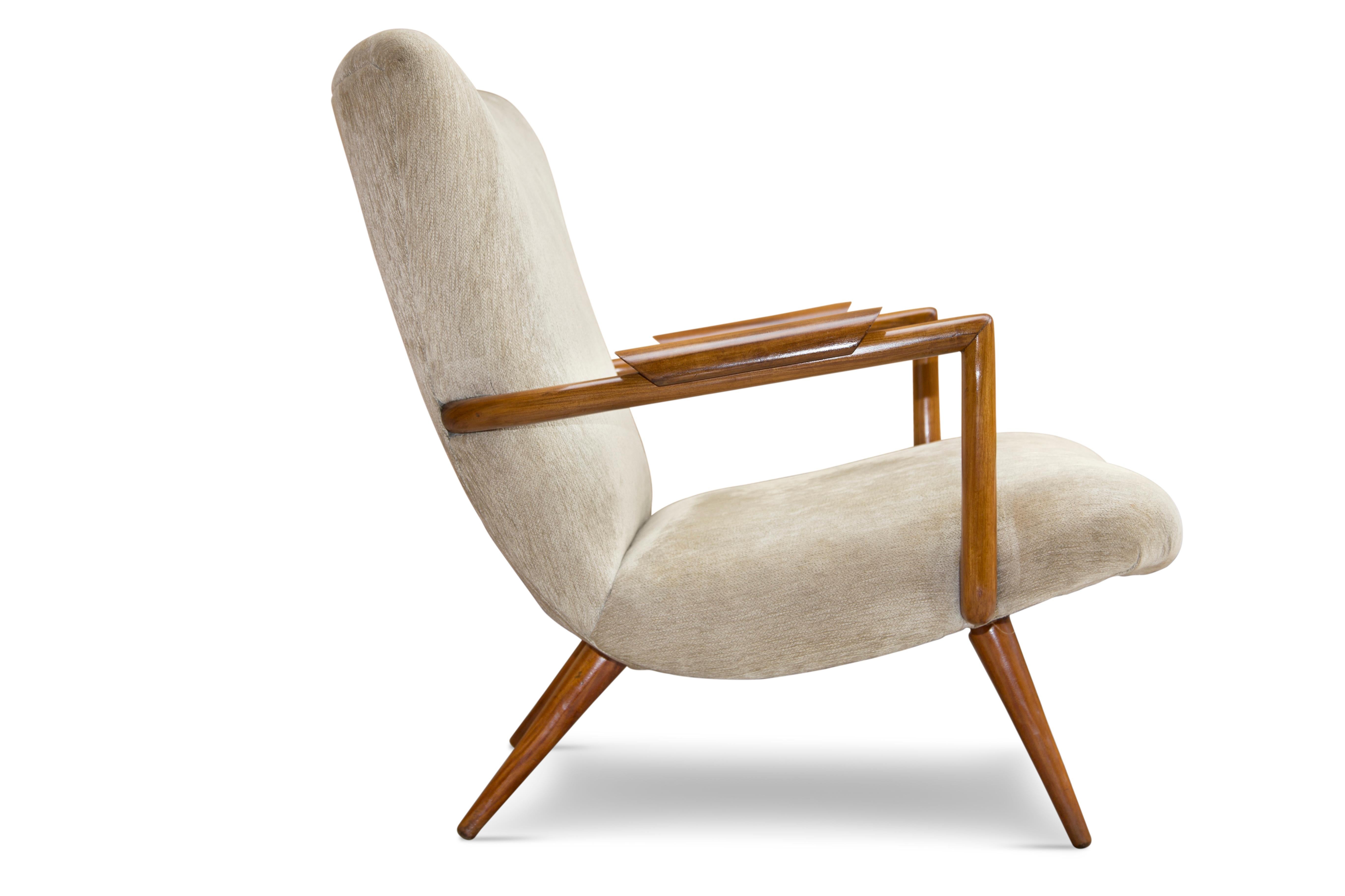 Mid-20th Century 1950's Brazilian Modern Armchair in Hardwood & Fabric by Giuseppe Scapinelli For Sale