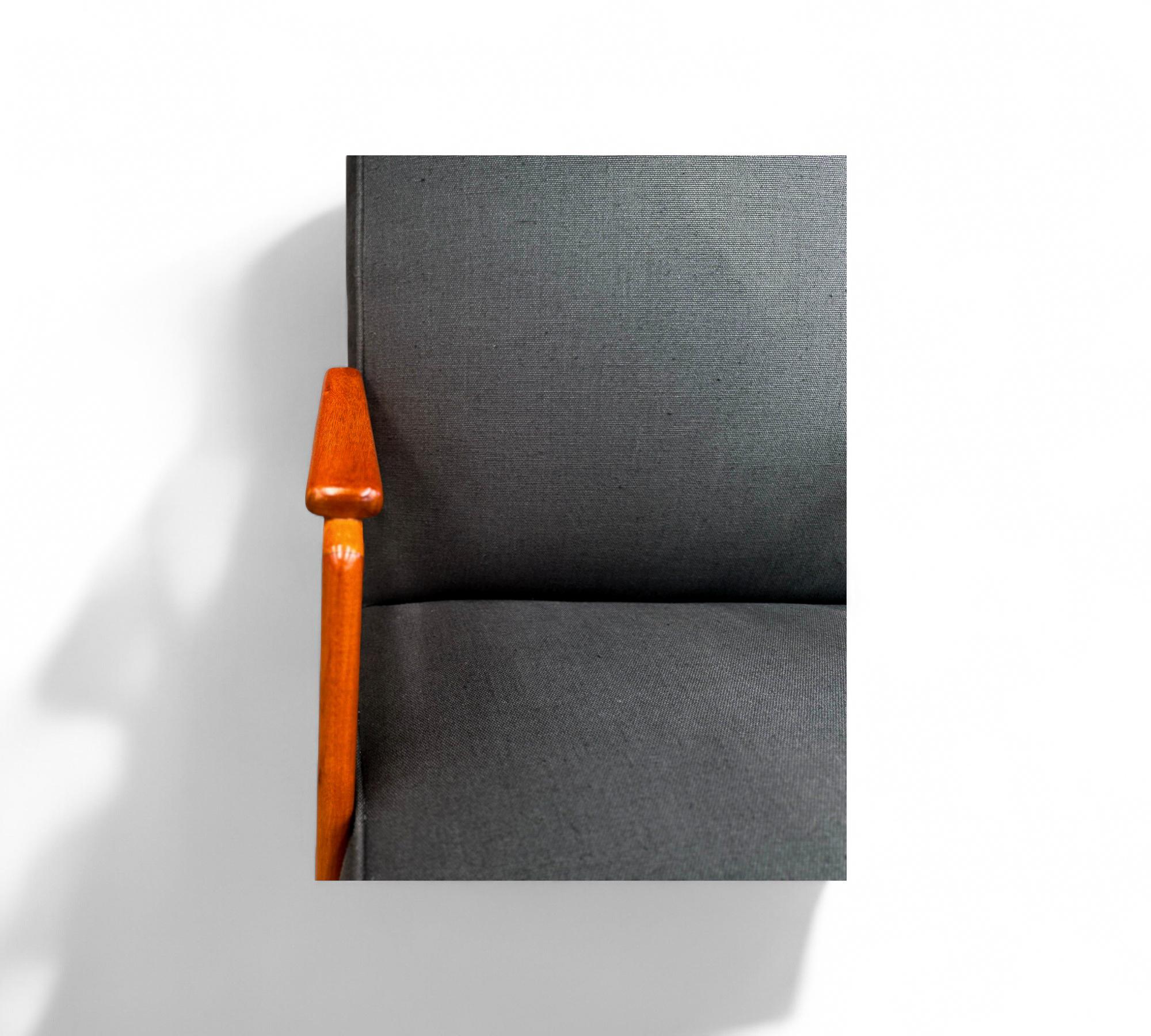 Sillón moderno brasileño de los años 50 en madera y tela de Pau Marfim, Pierre Weckxx en venta 6