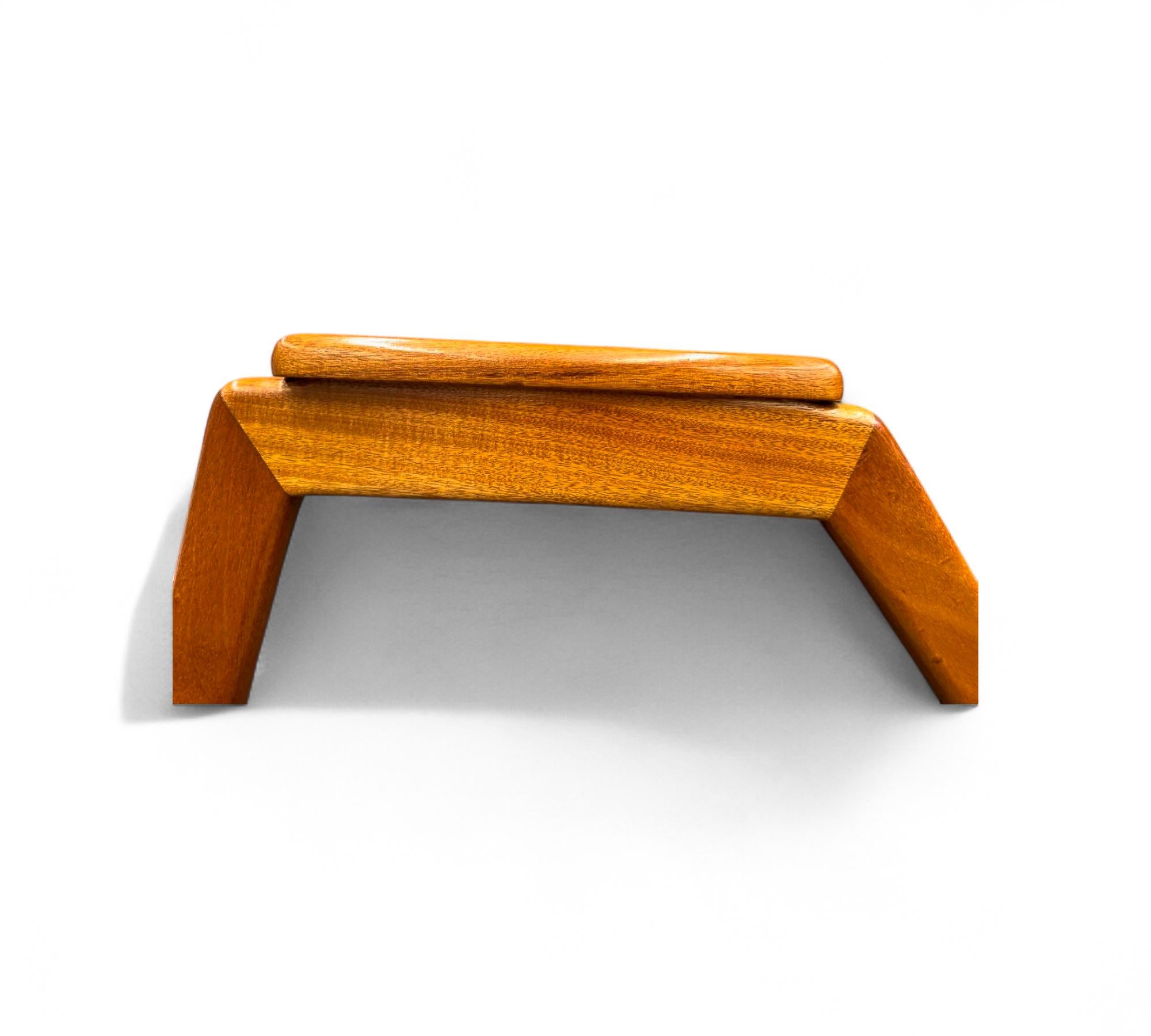 Sillón moderno brasileño de los años 50 en madera y tela de Pau Marfim, Pierre Weckxx en venta 1