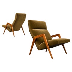 Fauteuil moderne brésilien des années 1950 en Pau Marfim Wood et Mohair vert, Pierre Weckxx