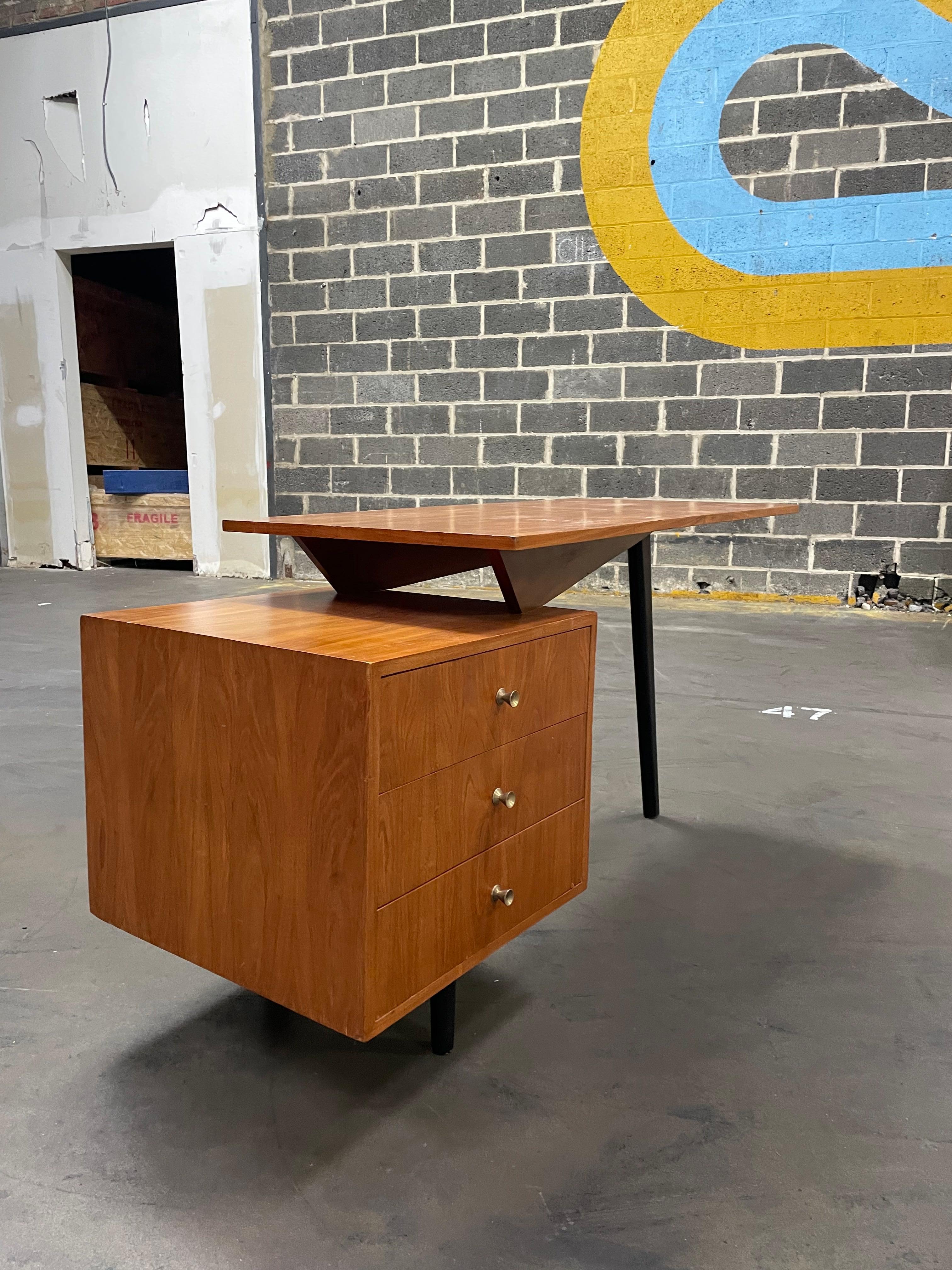 Mid-Century Modern 1950's Brazilian Modern Three Legged Desk in Hardwood by Moveis Fratte For Sale