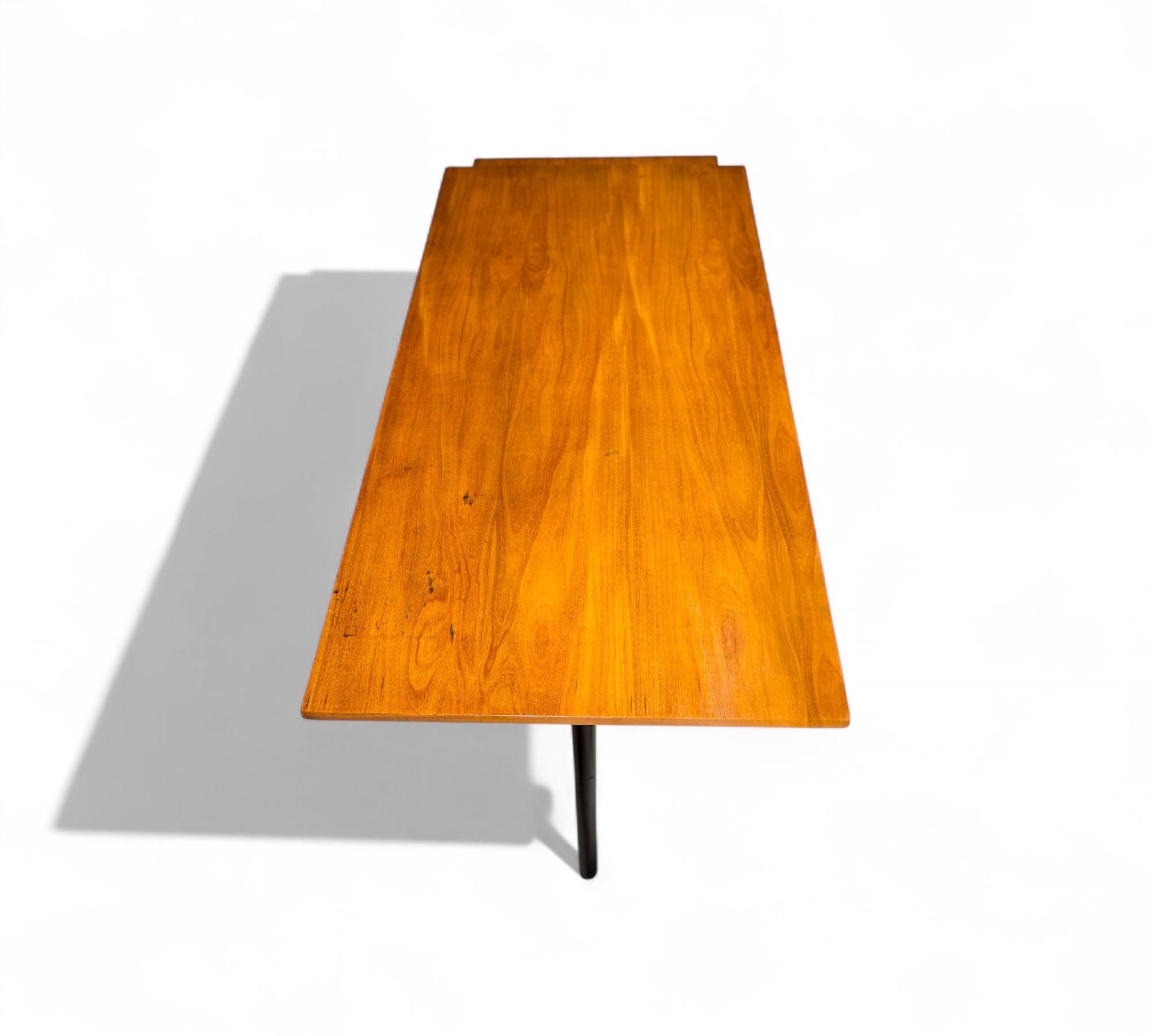 1950's Brazilian Modern Three Legged Desk in Hardwood by Moveis Fratte For Sale 2