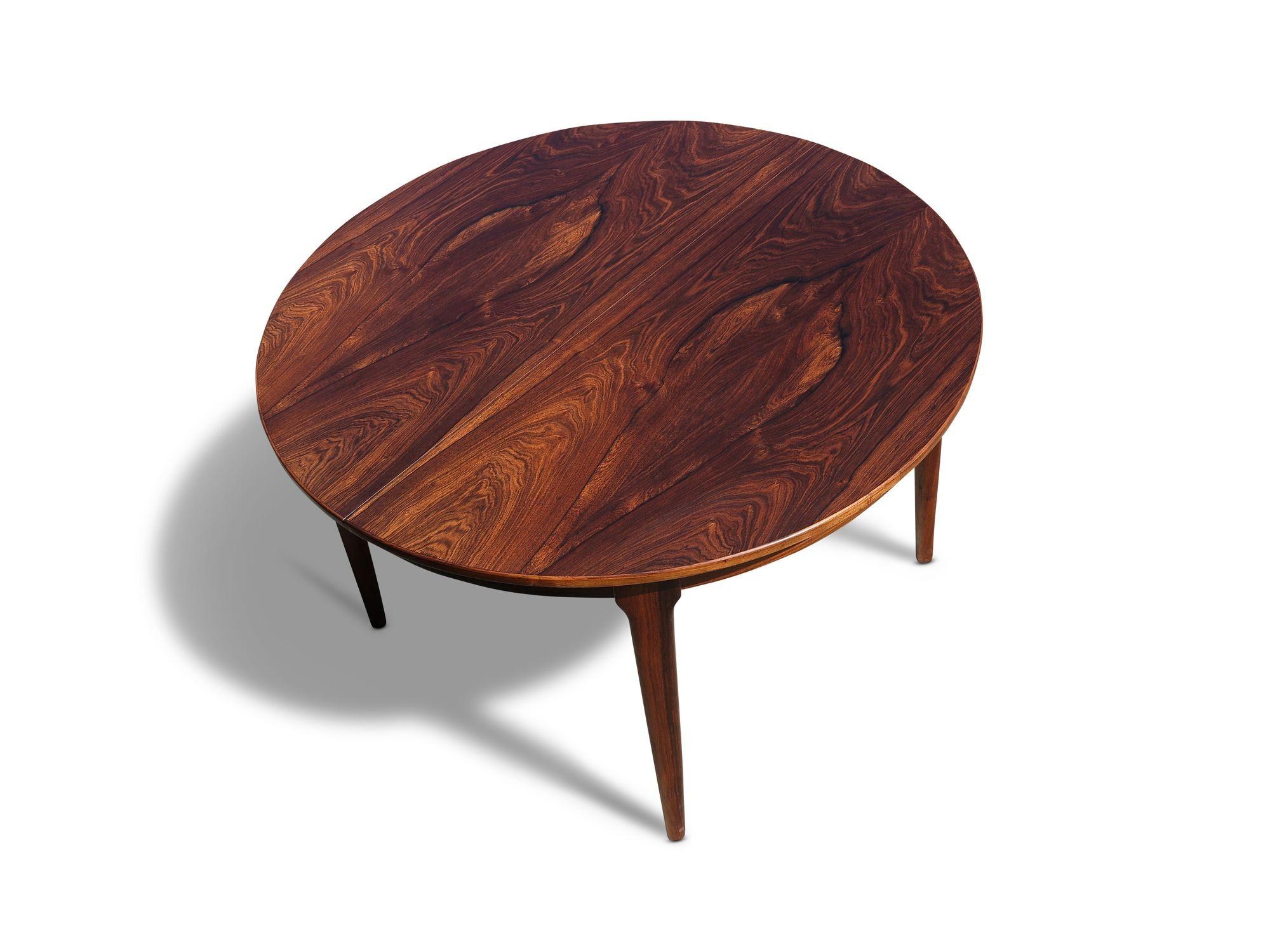 Scandinave moderne Table de salle à manger en palissandre brésilien des années 1950 - restaurée en vente