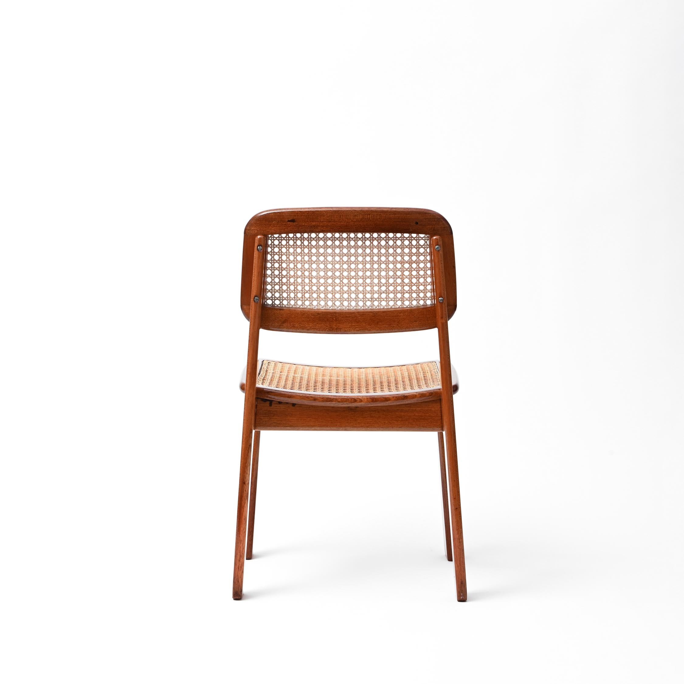 Juego de 6 sillas brasileñas de los años 50 de Geraldo de Barros mediados del siglo XX en venta
