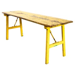Table à tréteaux jaune « Brewers » des années 1950 - Meuse Bière