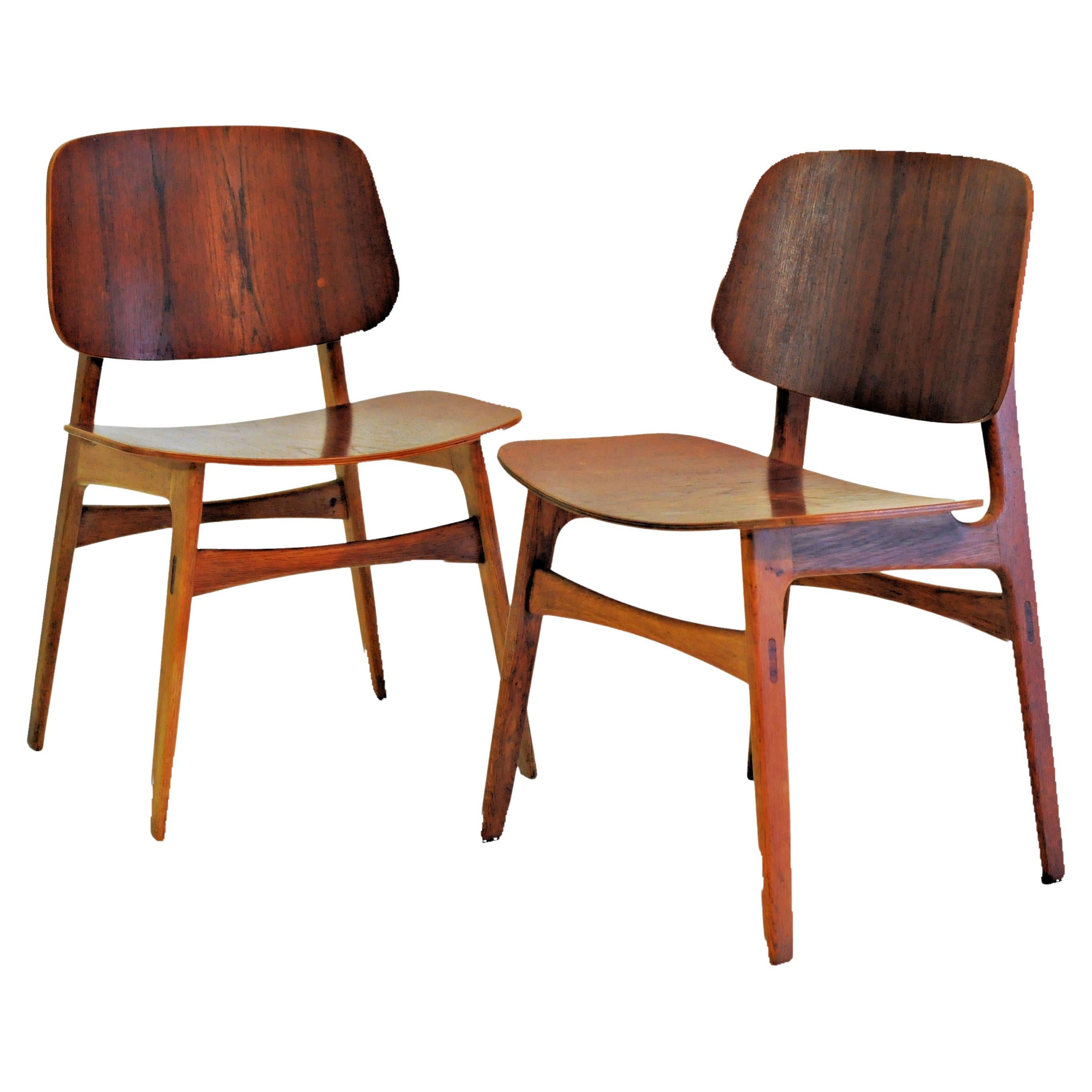 1950s Børge Mogensen Two Shell Chairs in Oak and Teak by Søborg Møbelfabrik