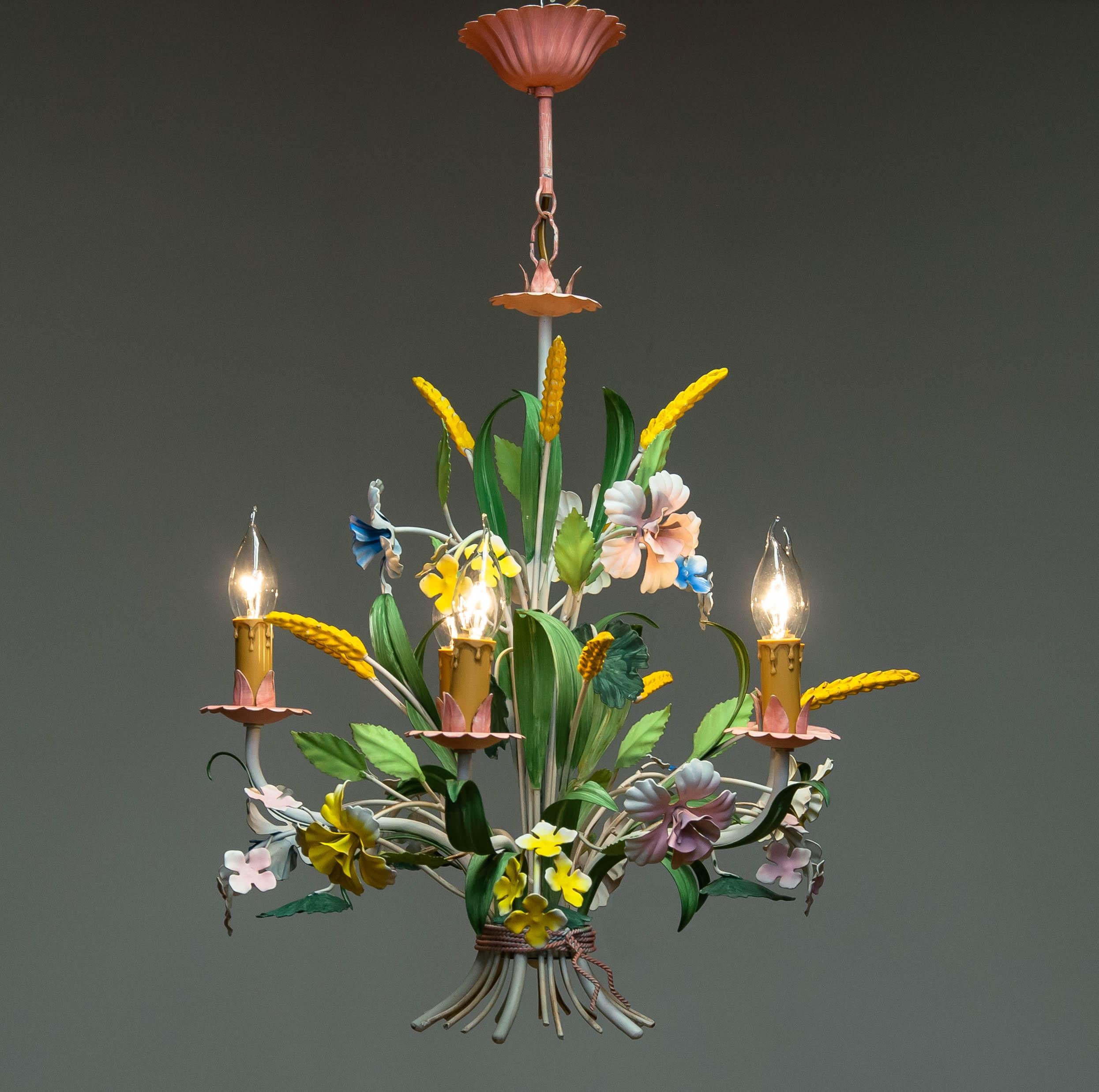 Métal 1960s Bright Boho Chic Italian Tole Painted Metal Chandelier With Floral Decor en vente