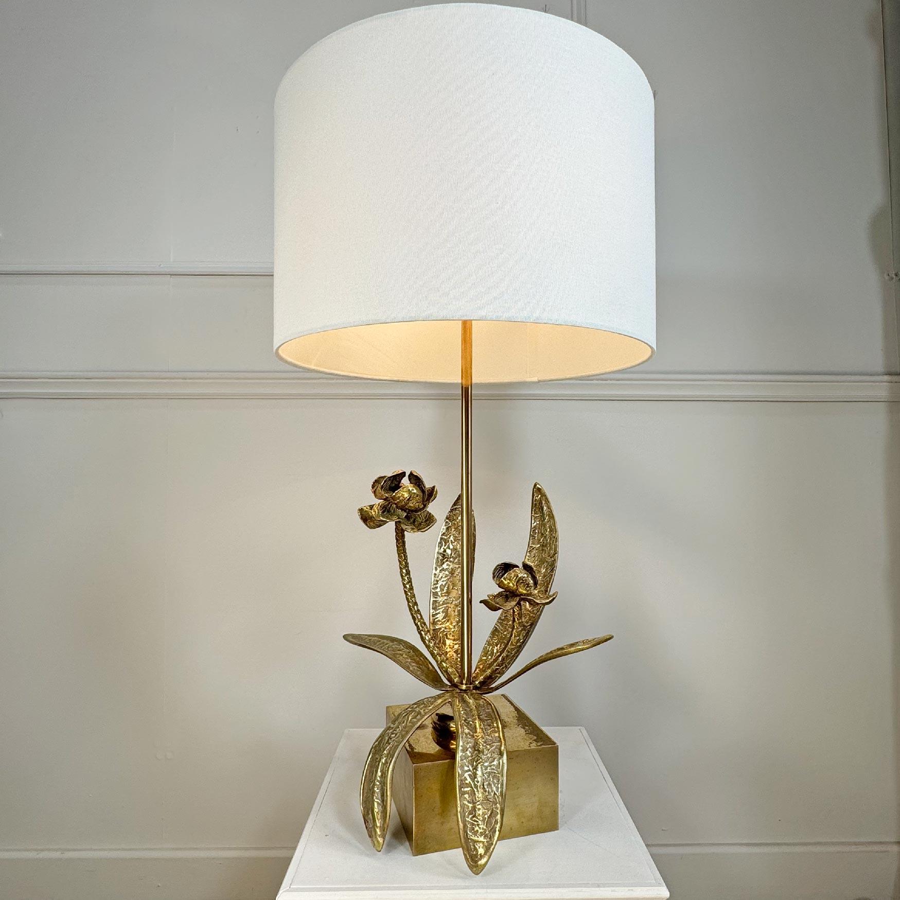 1950's Bronze Flower and Foliage Table Lamp attributed to Maison Jansen For Sale 5