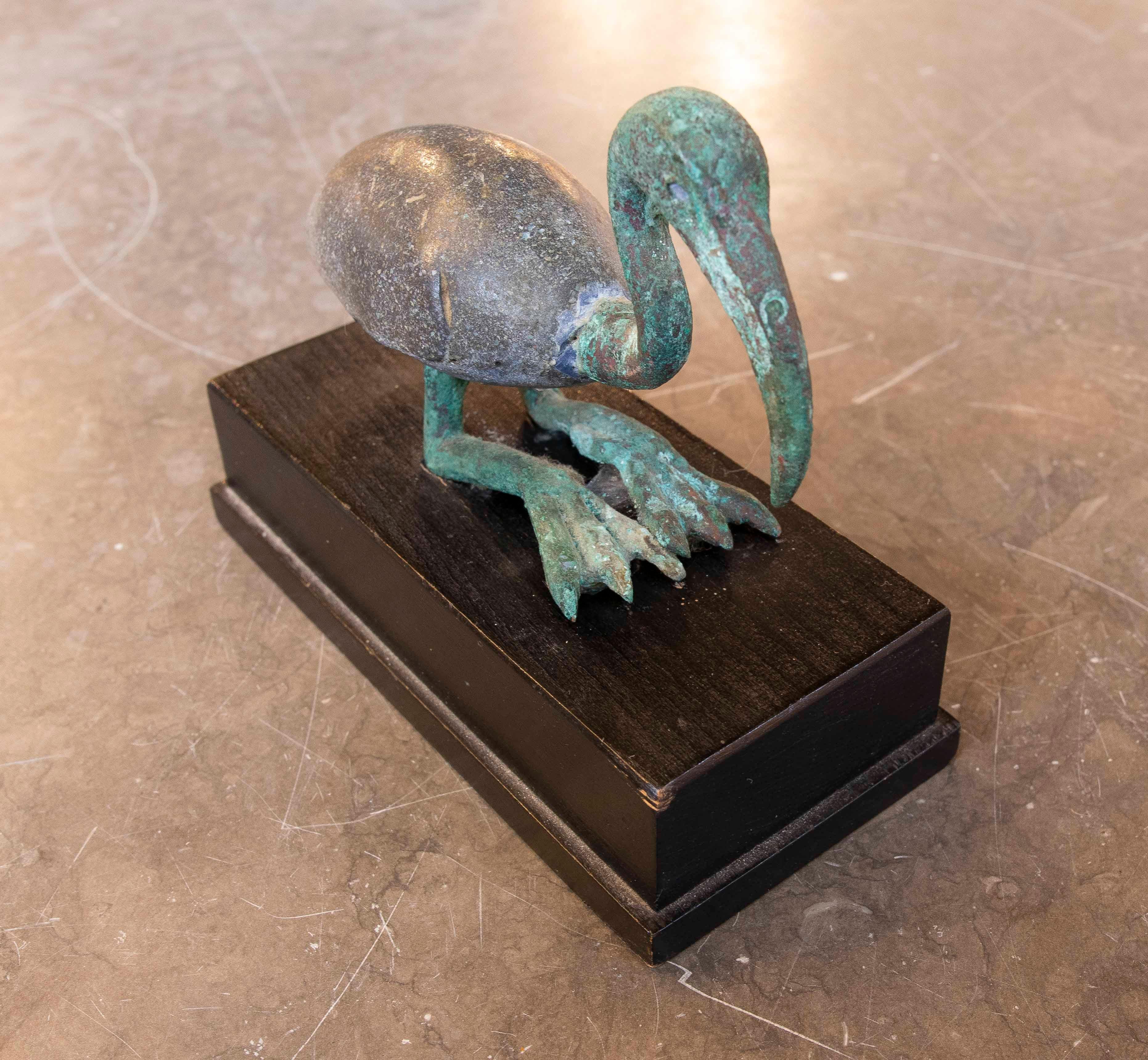 Figura di Ibis in bronzo del 1950 con torso in pietra su base di legno in vendita 4