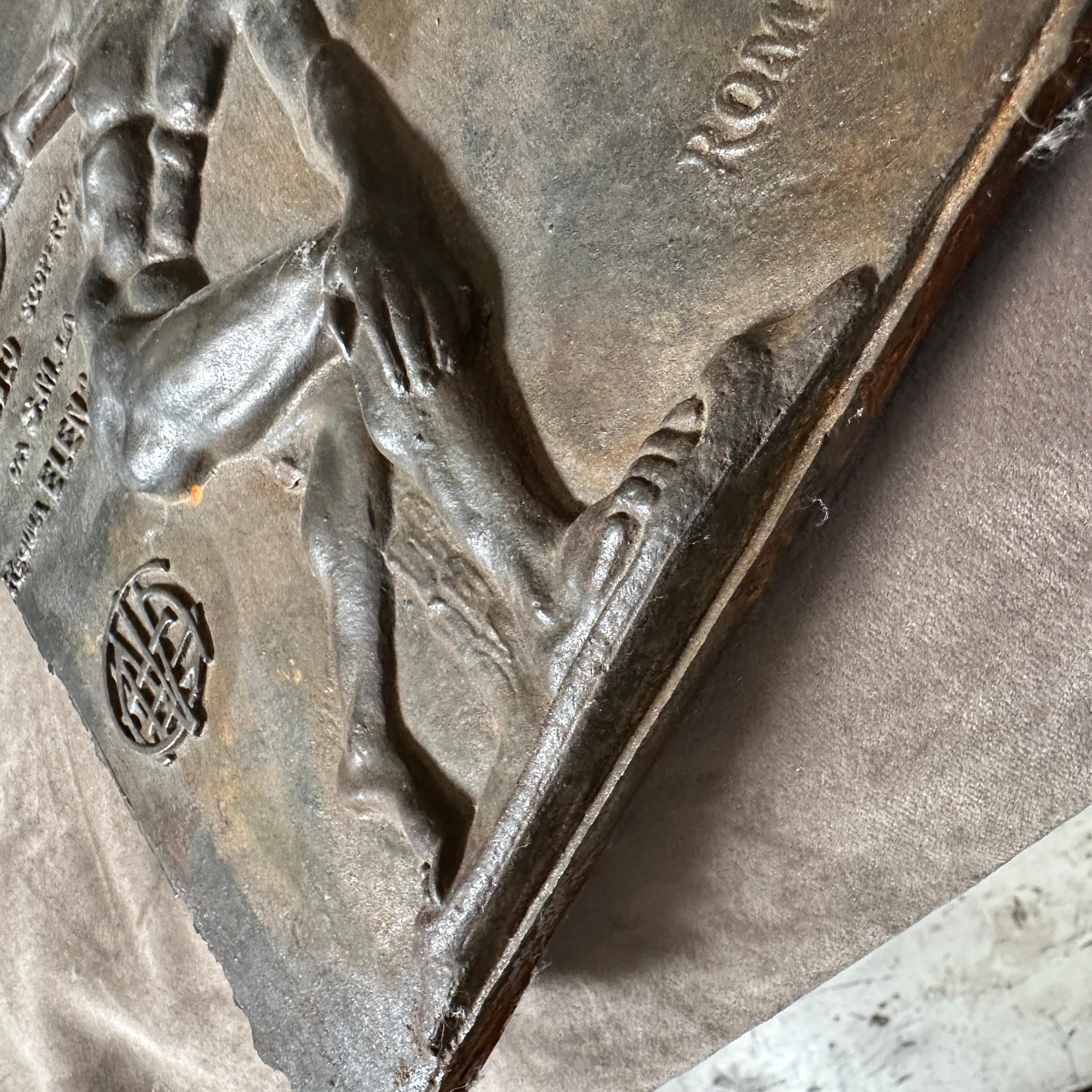Panel de Bronce en Relieve Italiano de los años 50 de un Discóbolo en venta 4