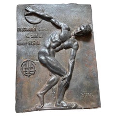 Pannello in bronzo italiano del 1950 con rilievo di un Discobolo