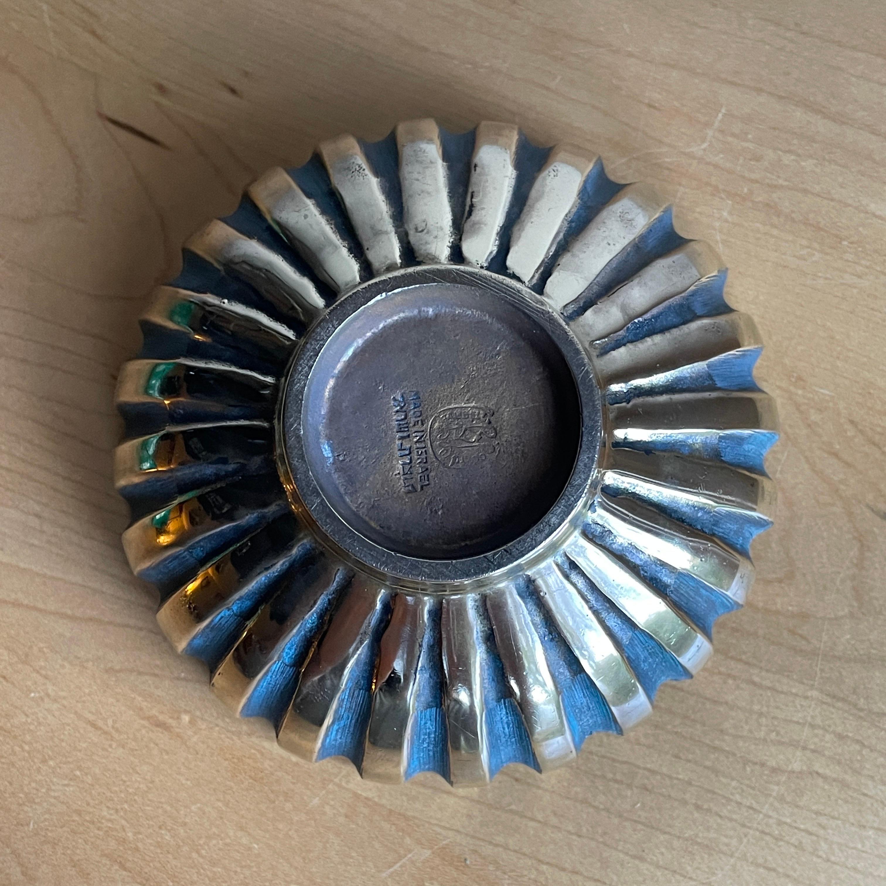 Mid-20th Century 1950s Bronze Solid Cast Bowl Marijauna Cigarette Ashtray Party Bowl Candy Dish For Sale