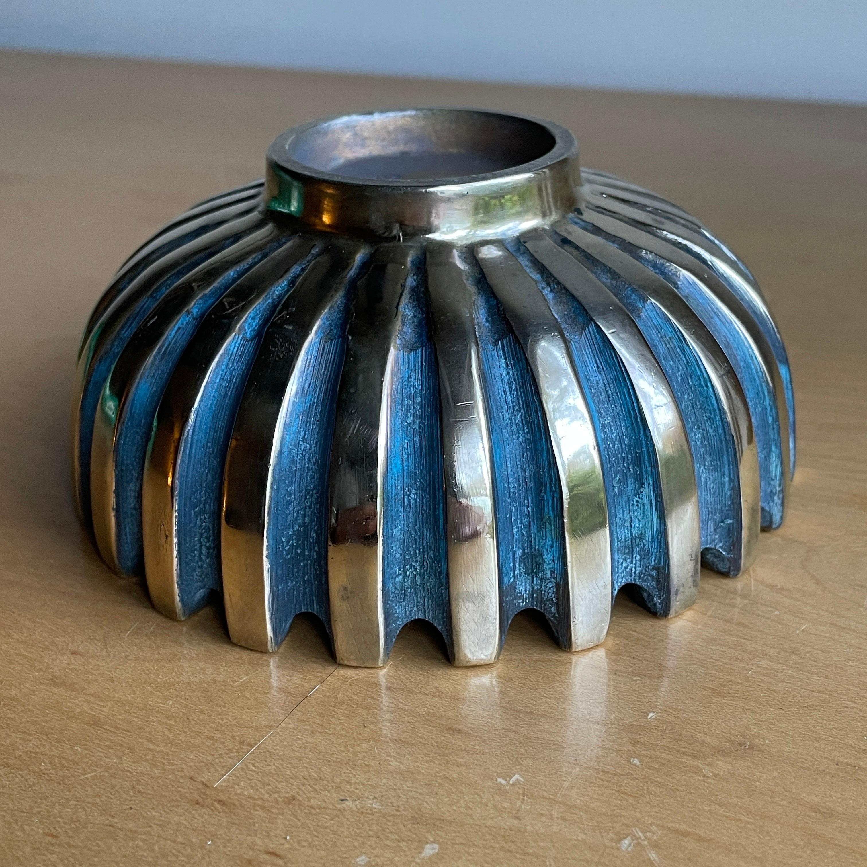 1950s Bronze Solid Cast Bowl Marijauna Cigarette Ashtray Party Bowl Candy Dish For Sale 2