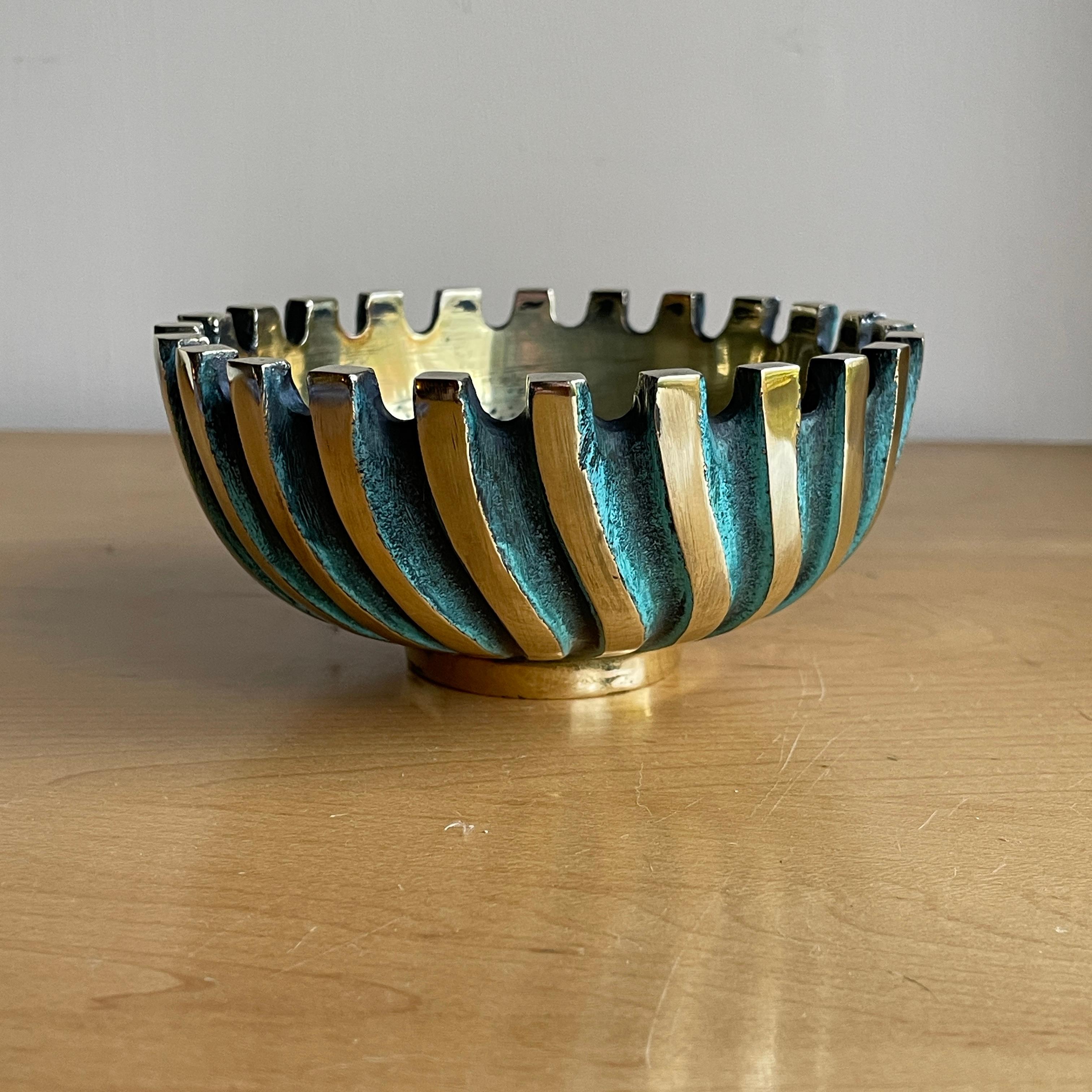 1950s Bronce Sólido Fundido Tazón Remolino Cenicero Cigarrillo Fiesta Tazón Candy Dish Israelí en venta
