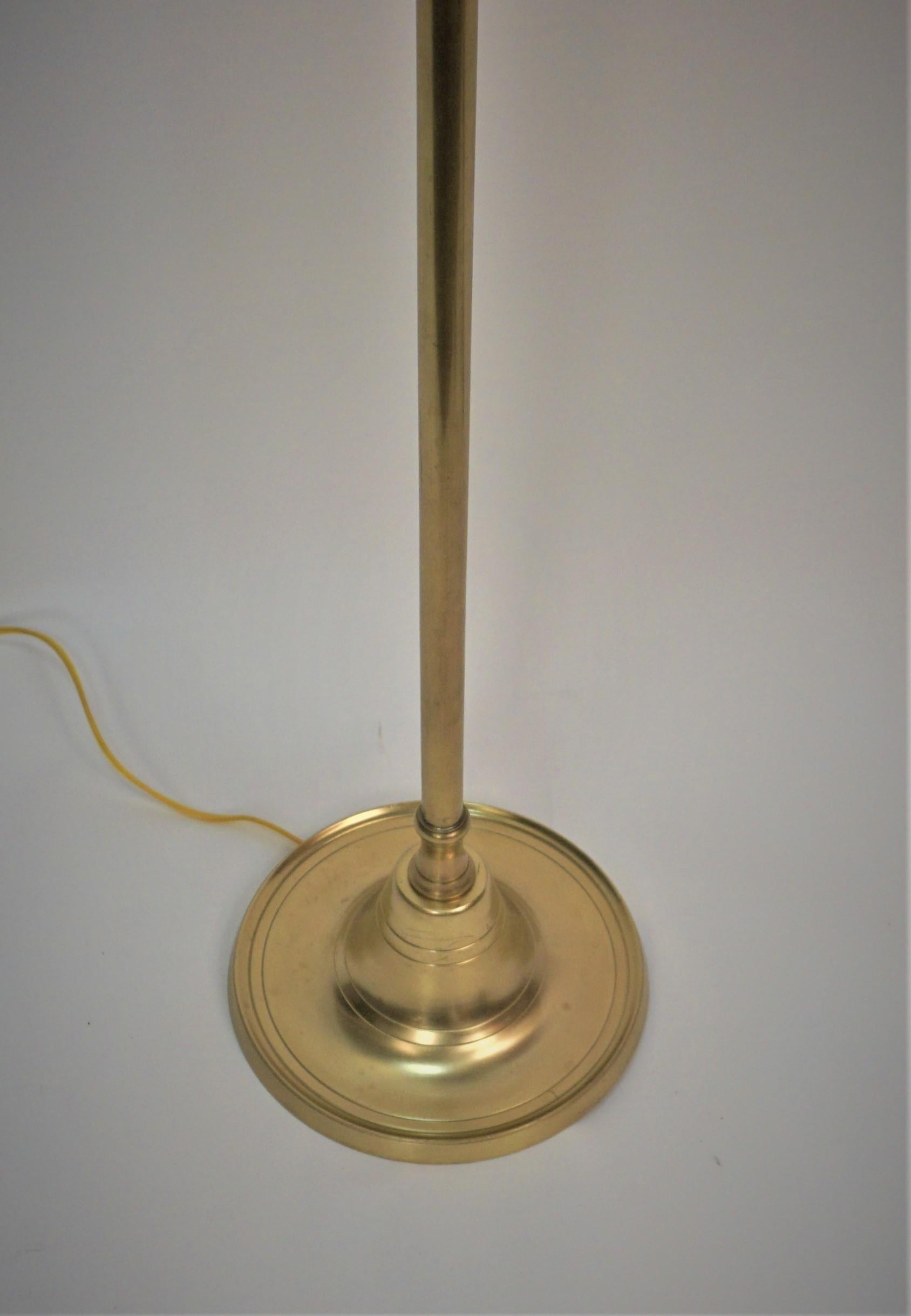 French 1950's Swing arm adjustable height floor lamp.
Measurement: maximum height 62