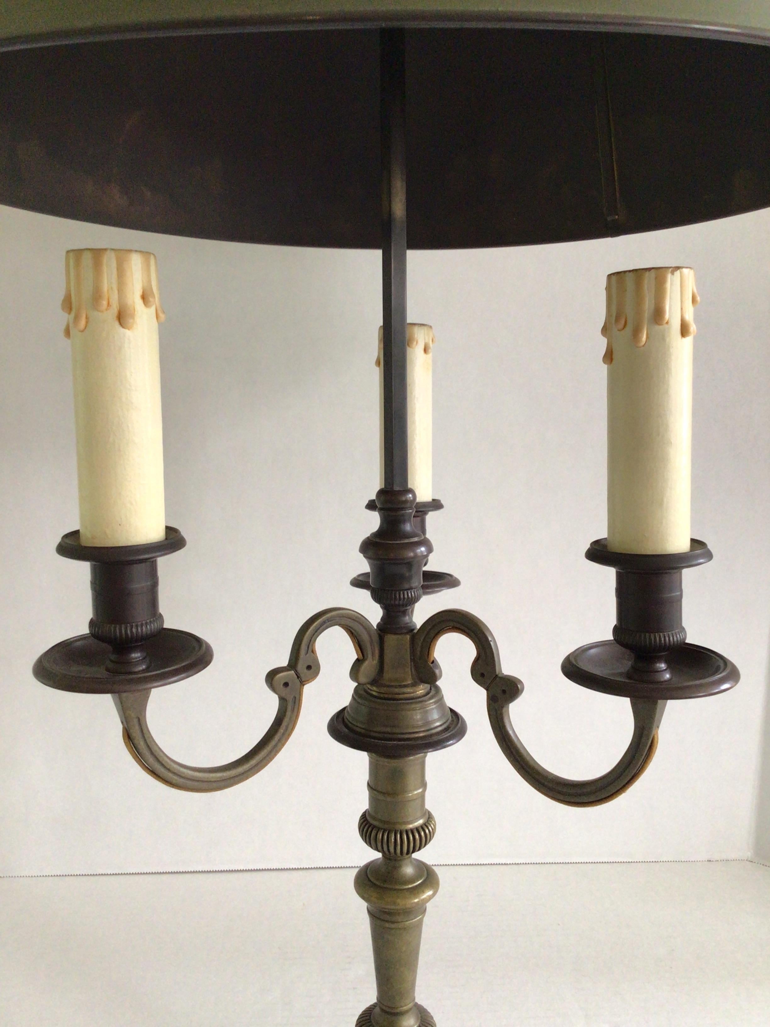 Mid-20th Century 1950s Bronze Three Light Bouillotte Table Lamp with Painted Tole Shade For Sale