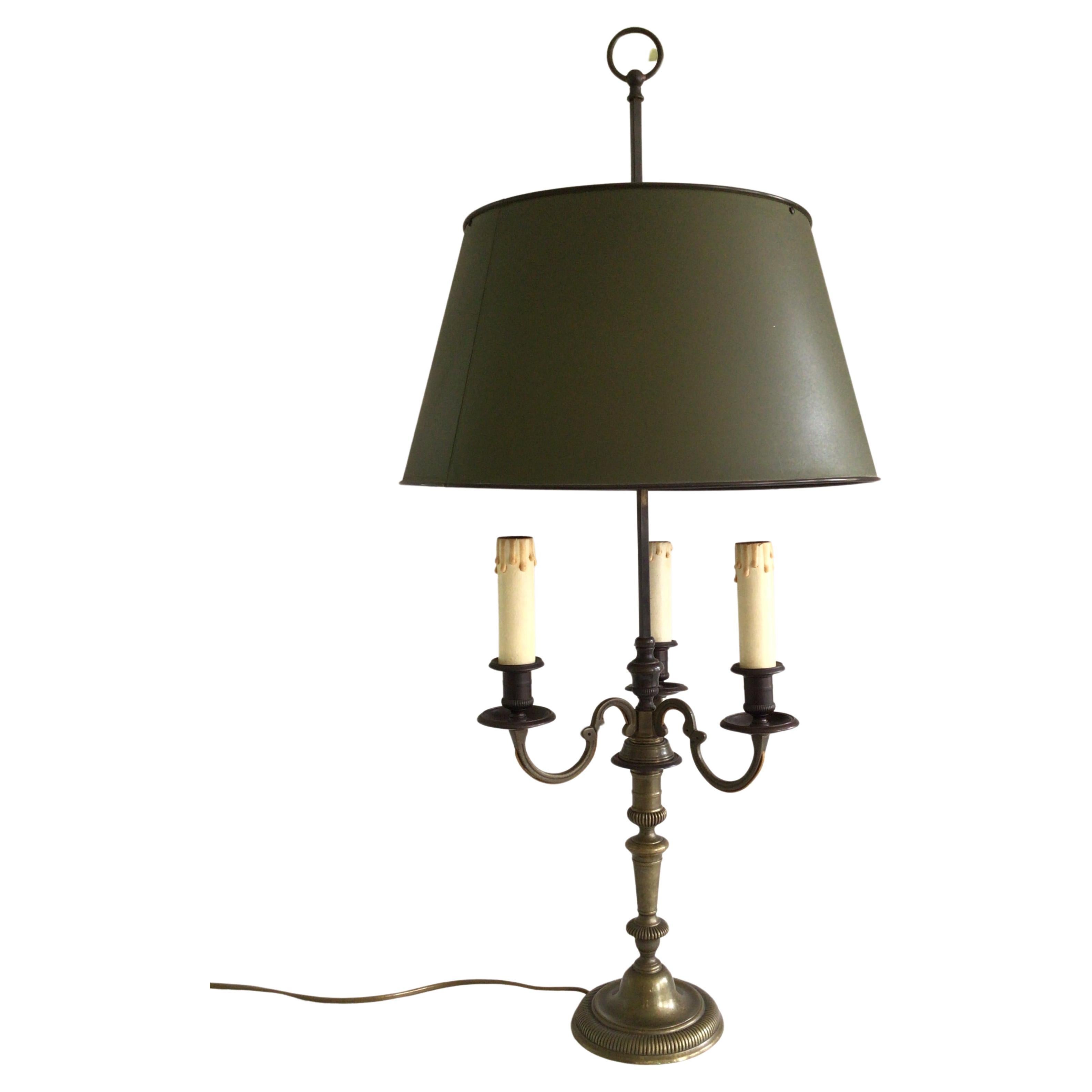 Lampada da tavolo Bouillotte a tre luci in bronzo del 1950 con paralume in tiglio dipinto