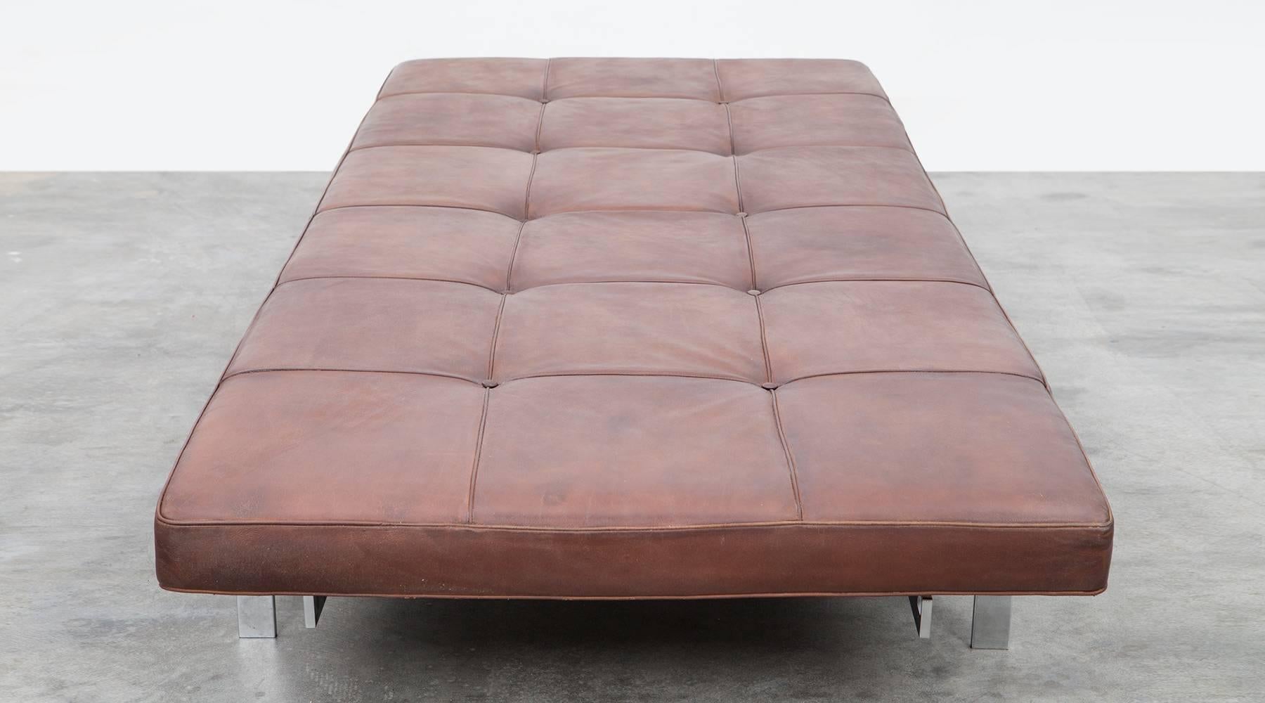 1950s Brown Leather and Steel Base Daybed by Poul Kjaerholm In Excellent Condition In Frankfurt, Hessen, DE