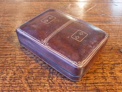 Caja de cuero marrón de los años 50 con decoración de tarjetas y adornos dorados, Italia