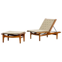 1950s Brown Oak Chaise Lounge with Ottoman by Hans Wegner