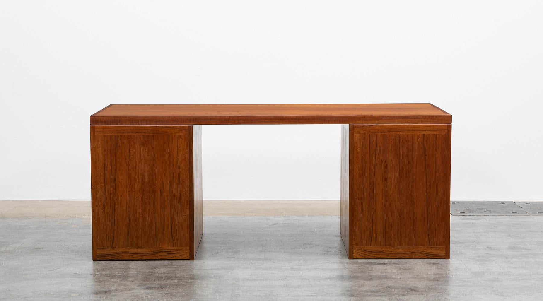 1950s Brown Teak and Brass Details Desk 'd' by Børge Mogensen In Good Condition In Frankfurt, Hessen, DE