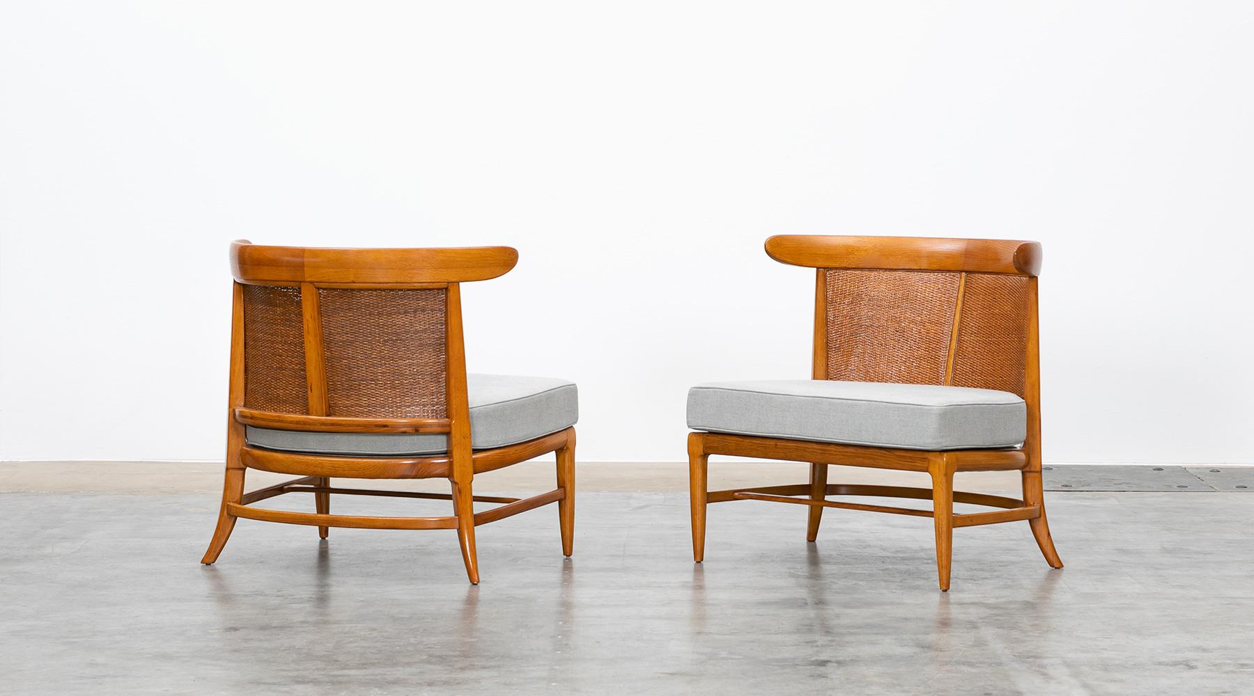 American brown walnut and cane, lounge chairs, Lubberts & Mulder, 1950s, USA.

Pair of curved caned back lounge chairs designed by John Lubberts and Lambert Mulder in America in circa 1950s. These low slung lounge chairs look great from any angle.