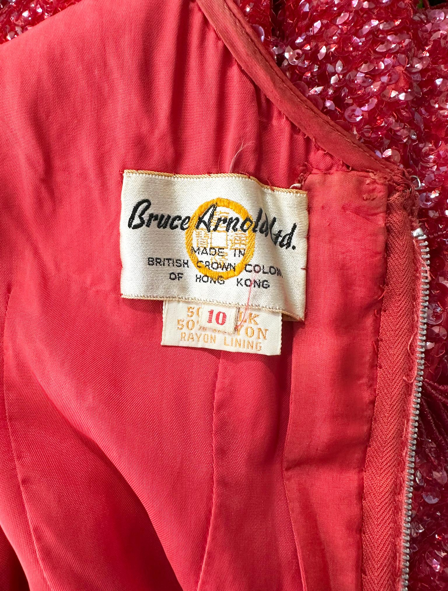 1950s Bruce Arnold Hong Kong Irridescent Red Sequin  Robe de soirée à franges perlées en vente 13