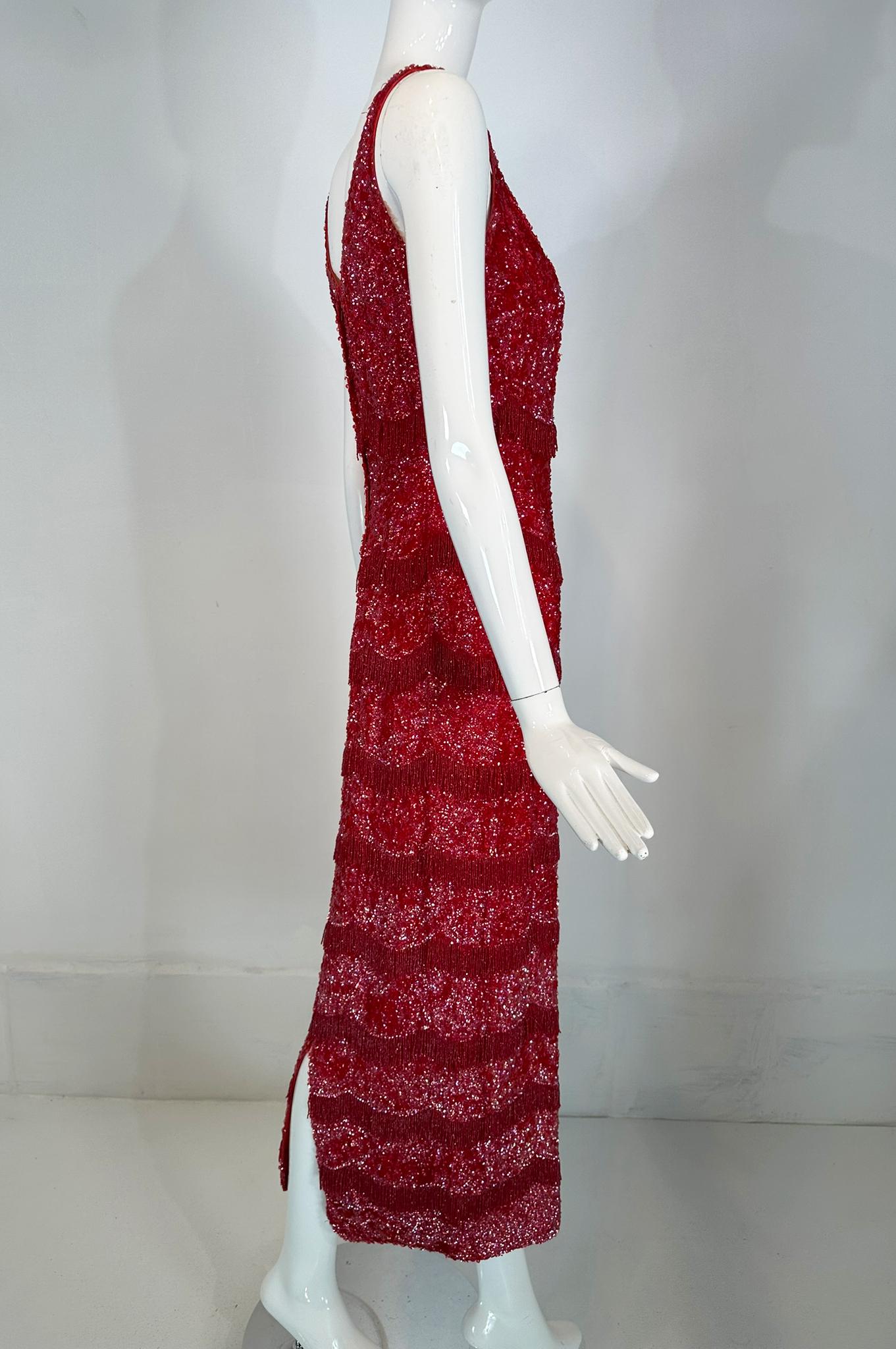 1950s Bruce Arnold Hong Kong Irridescent Red Sequin  Robe de soirée à franges perlées en vente 1