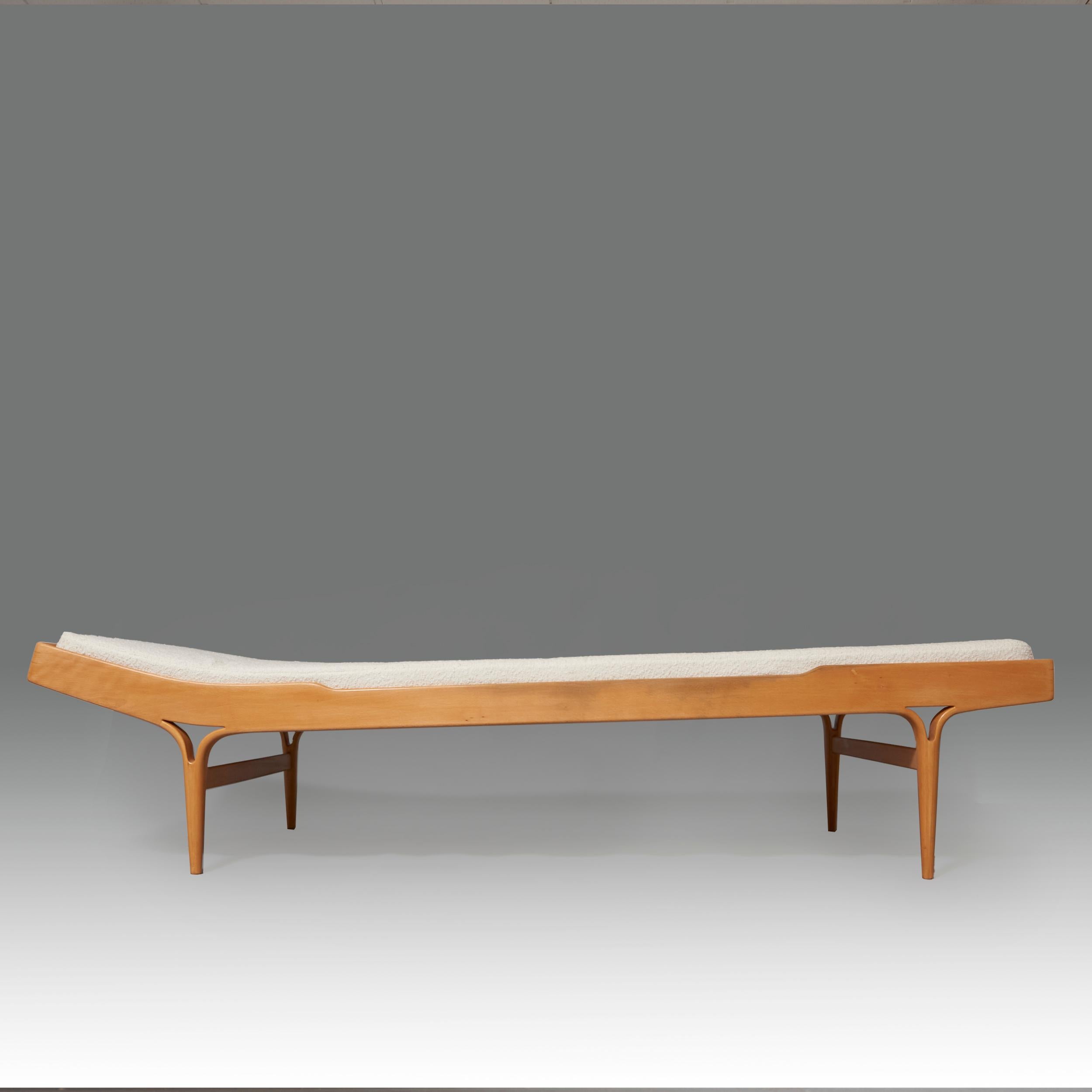 1950er Bruno Mathsson 'T-303' 'Berlin daybed' in Buche (Moderne der Mitte des Jahrhunderts) im Angebot