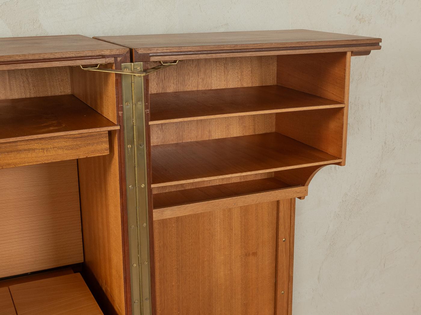 1950s Bureau, 